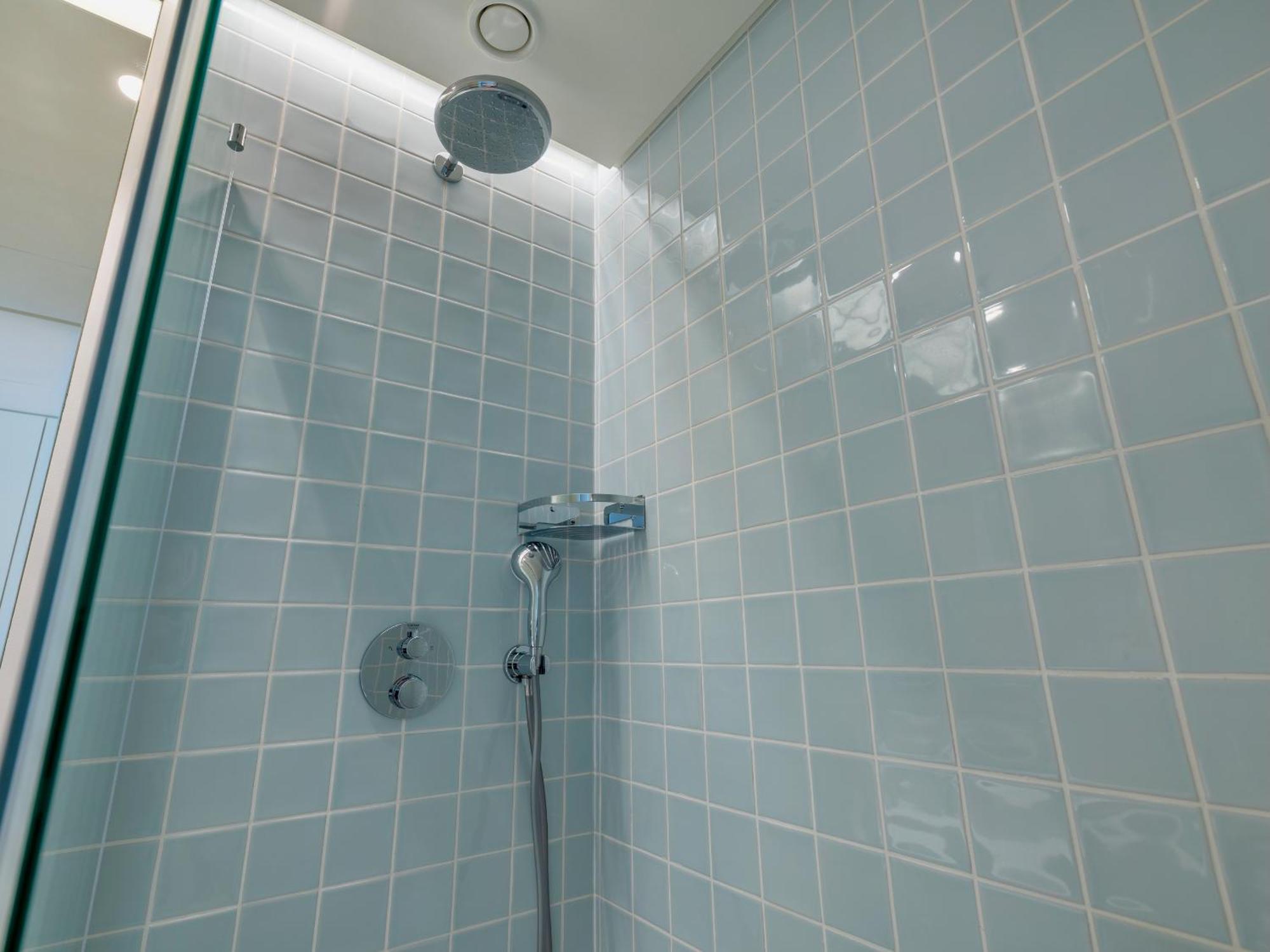 Apartment Bayline - Beachfront Bliss & By Bedzy