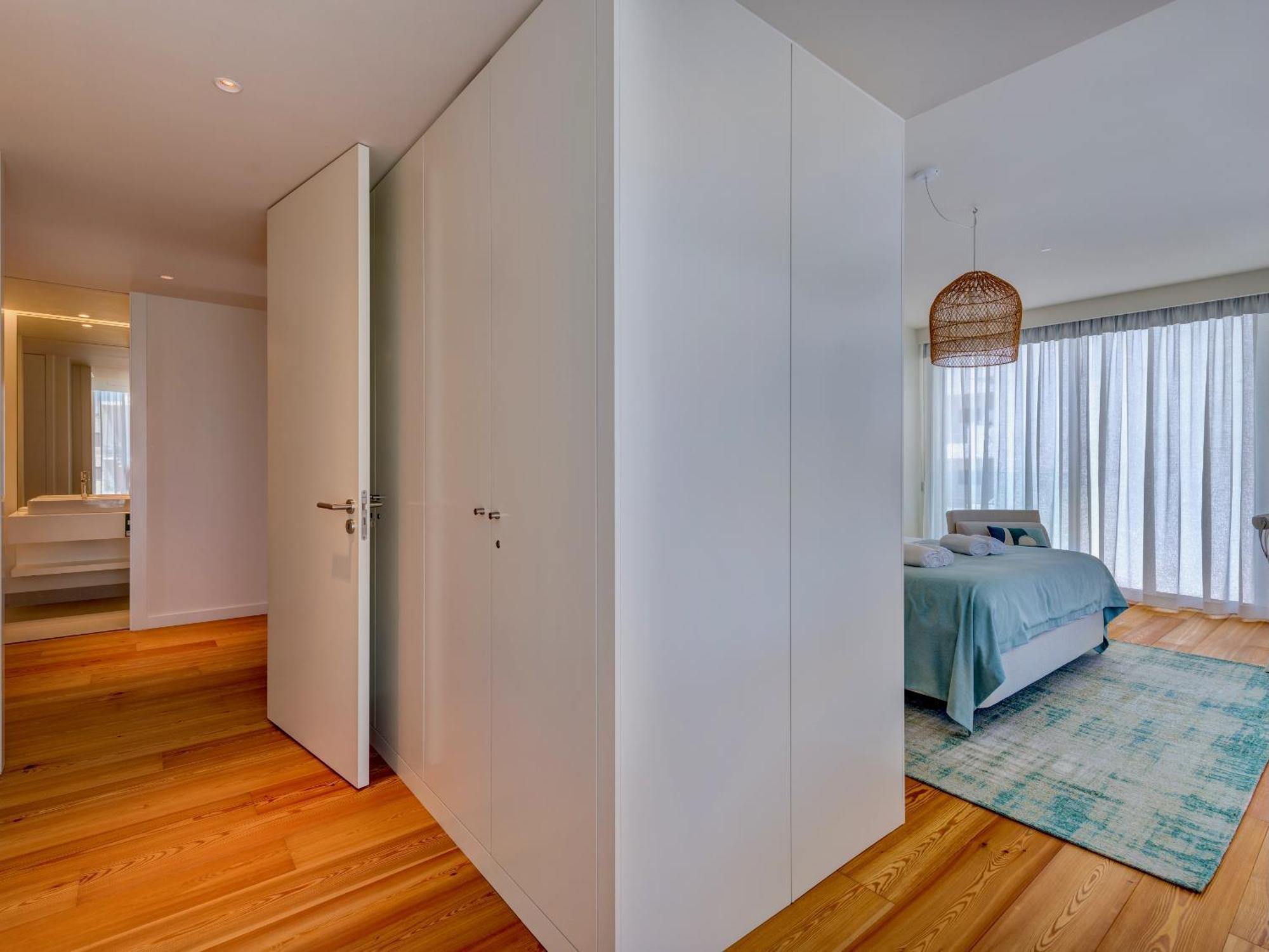 Apartment Bayline - Beachfront Bliss & By Bedzy Armacao de Pera
