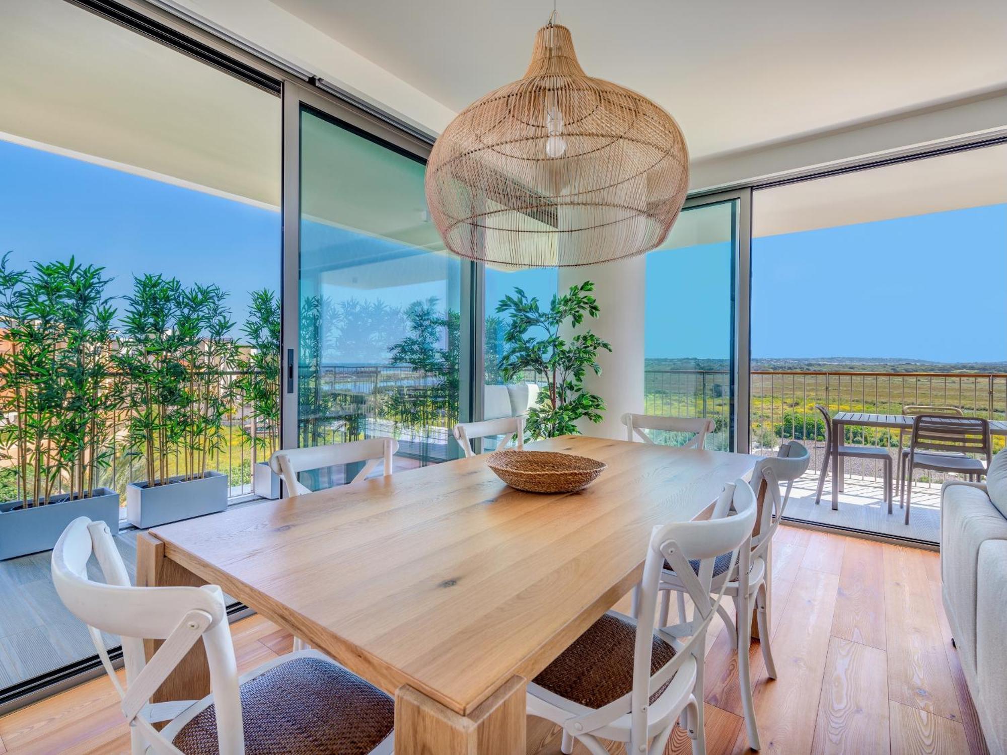 Bayline - Beachfront Bliss & By Bedzy