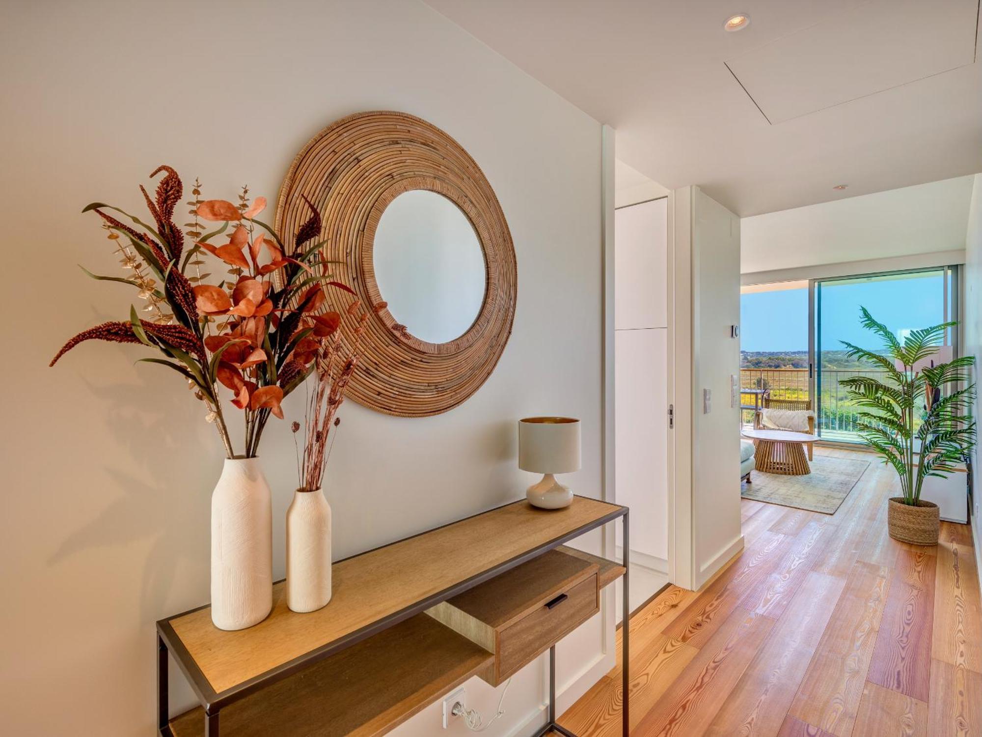 Apartment Bayline - Beachfront Bliss & By Bedzy