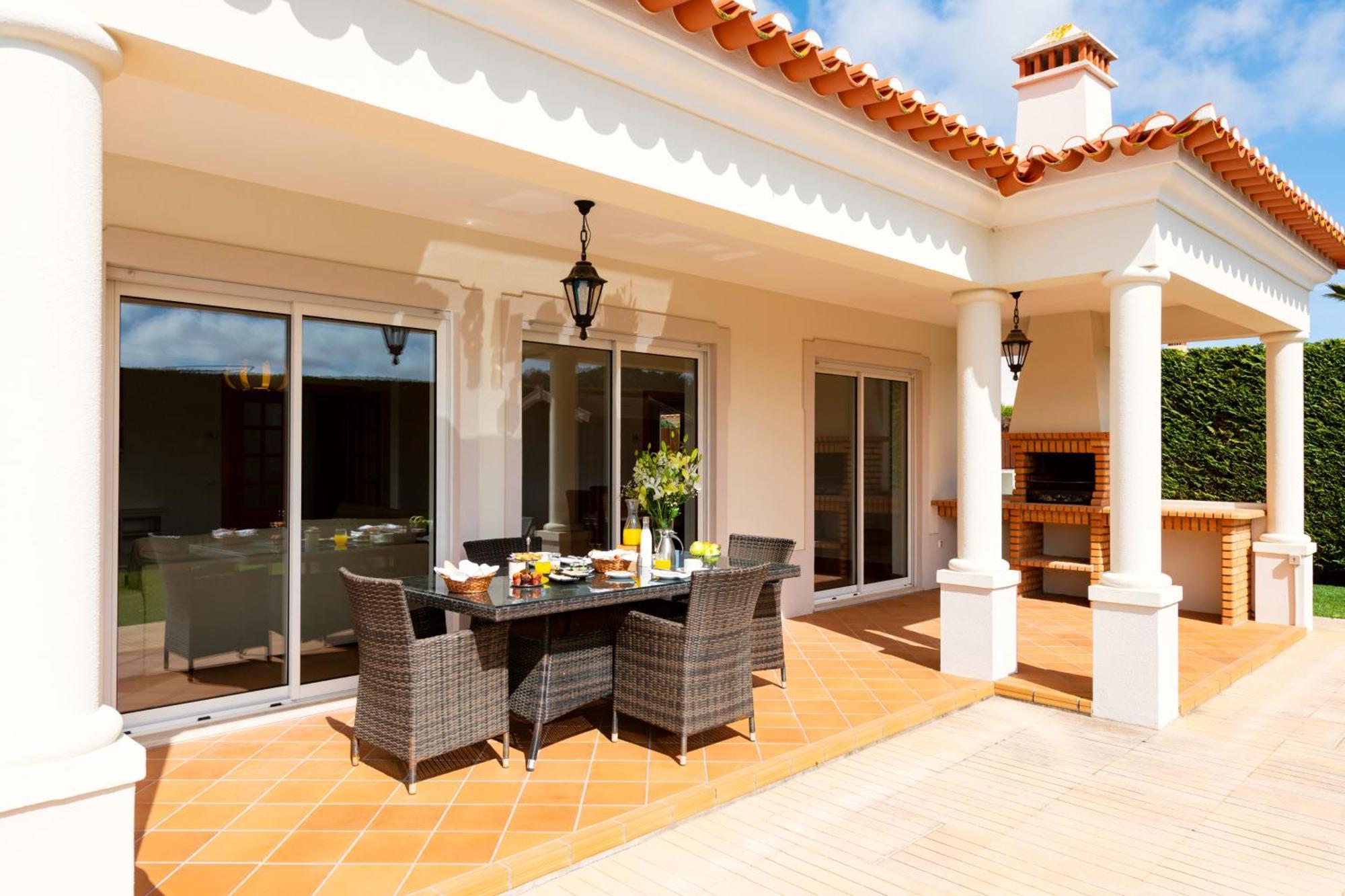 The Village - D'el Rey Golf & Villa *