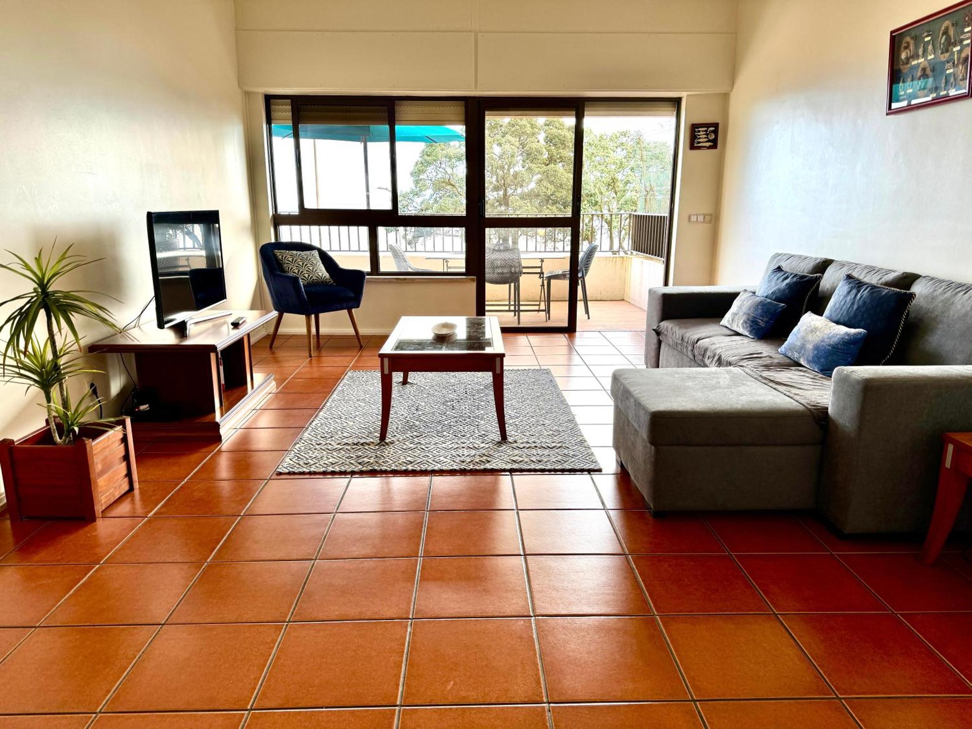 Front House Apartamento Ponta Delgada