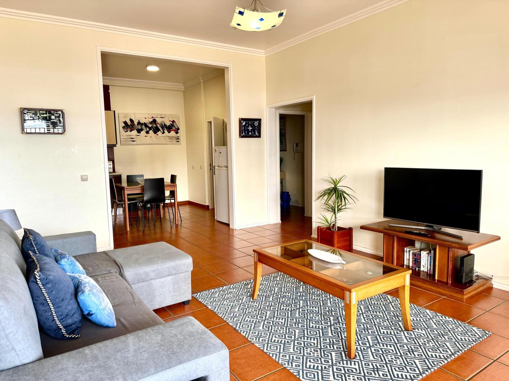 Front House Ponta Delgada