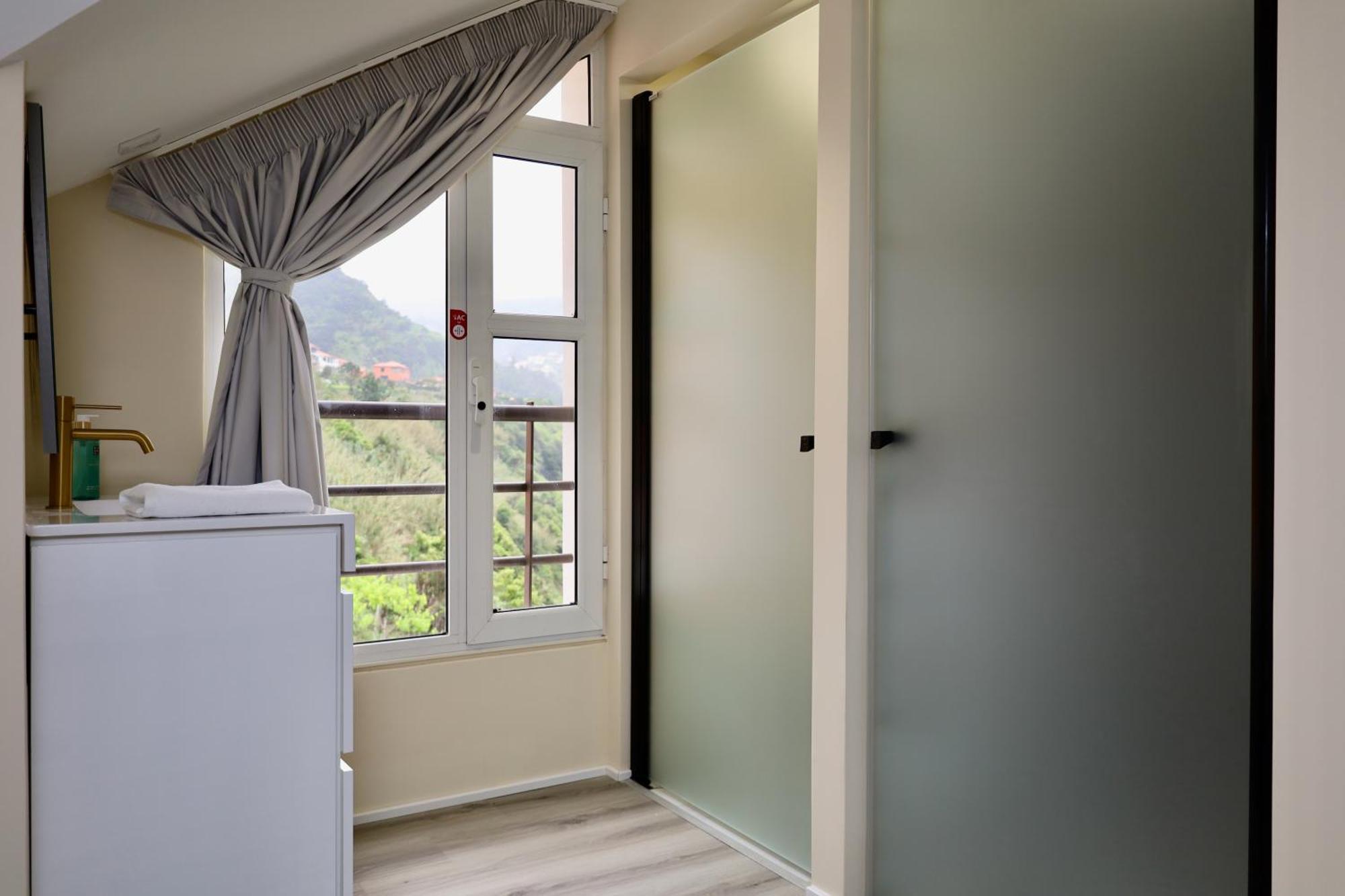 Quinta Dos Cardais By Analodges * Sao Vicente (Madeira)