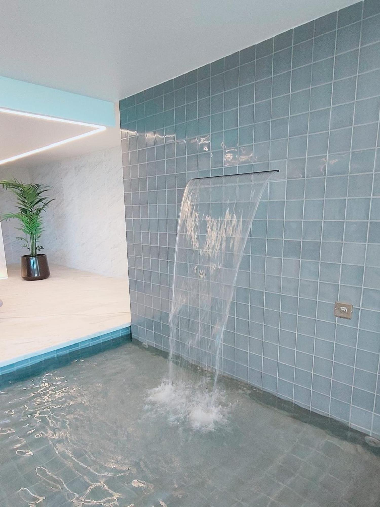 Bayline- Beachfront And Pool *
