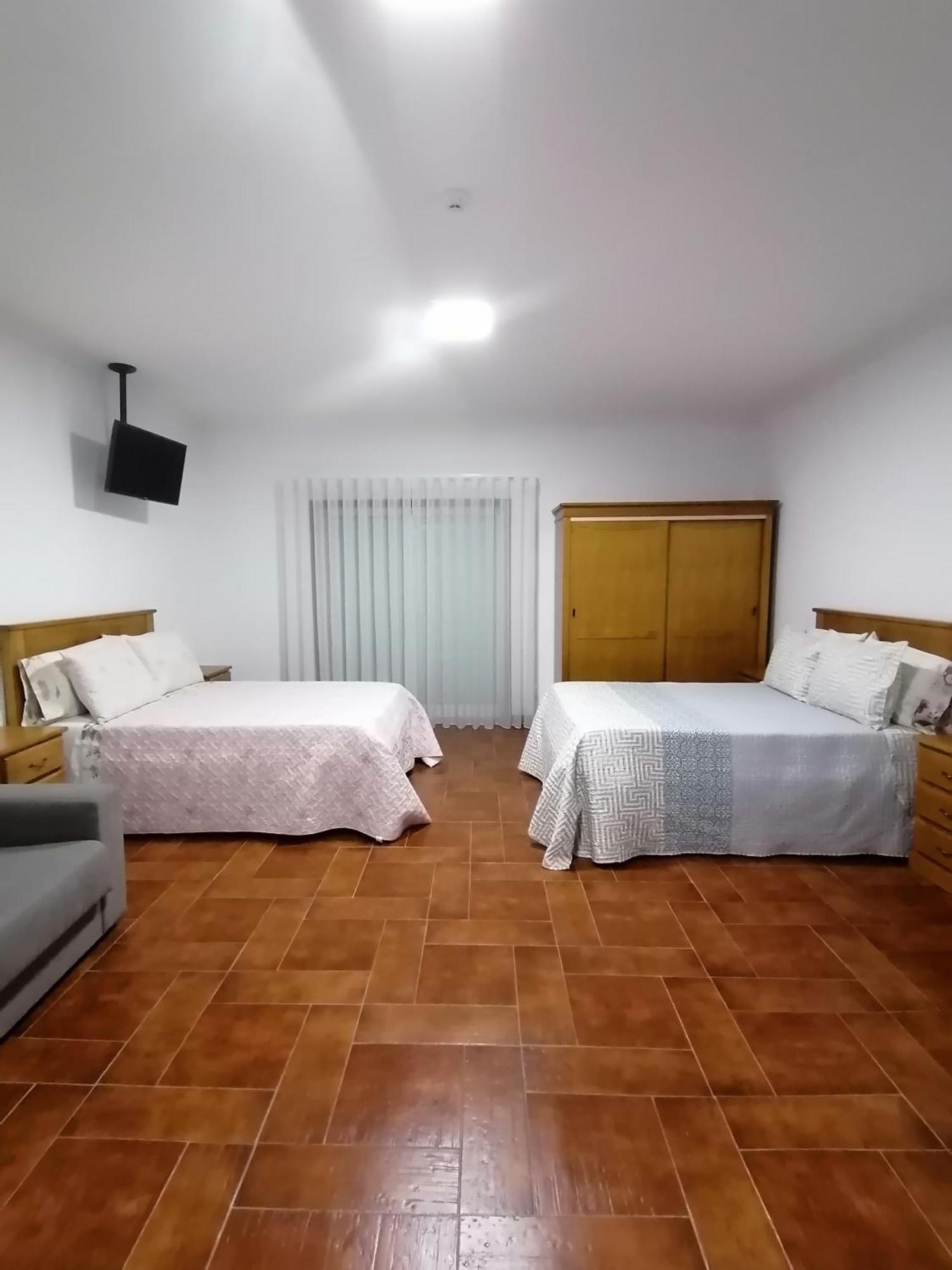 Hostal Encostas Do Douro *