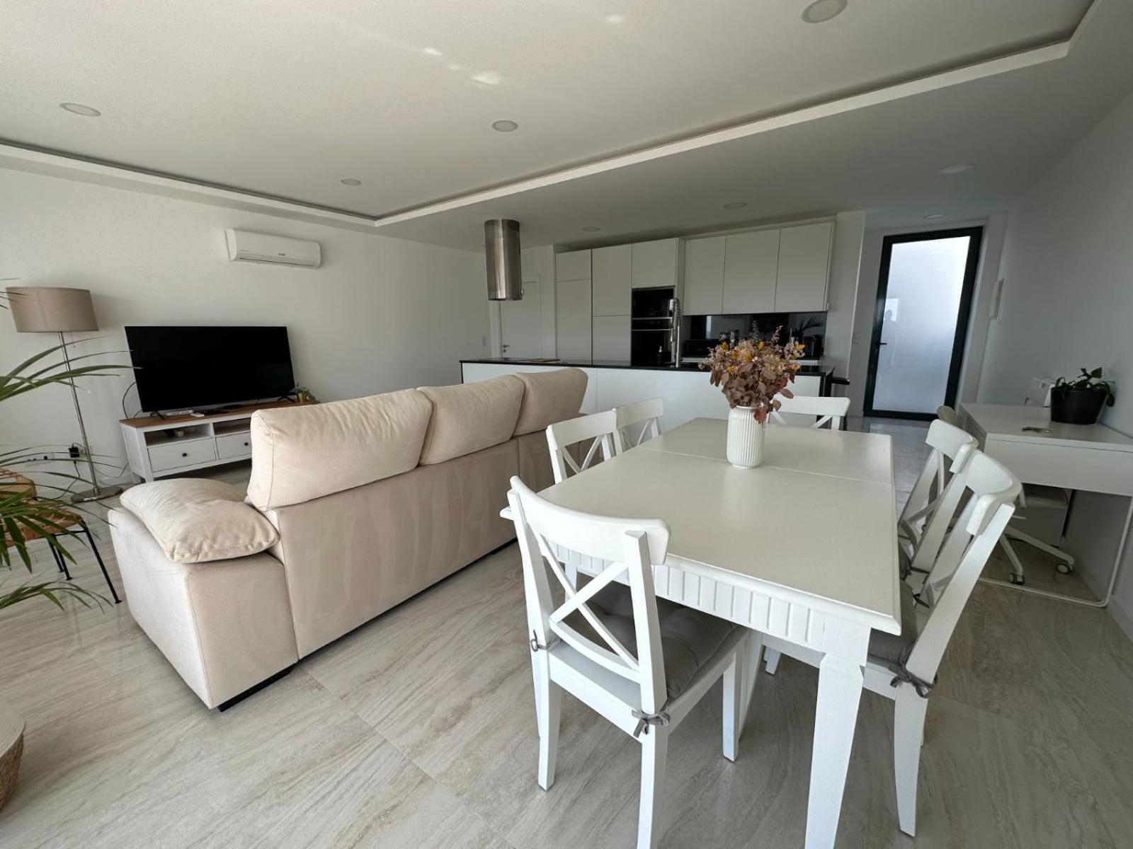 Beach, Ocean View & Bright House * Ericeira