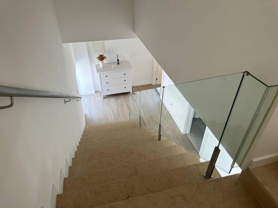 Beach, Ocean View & Bright House Villa Ericeira