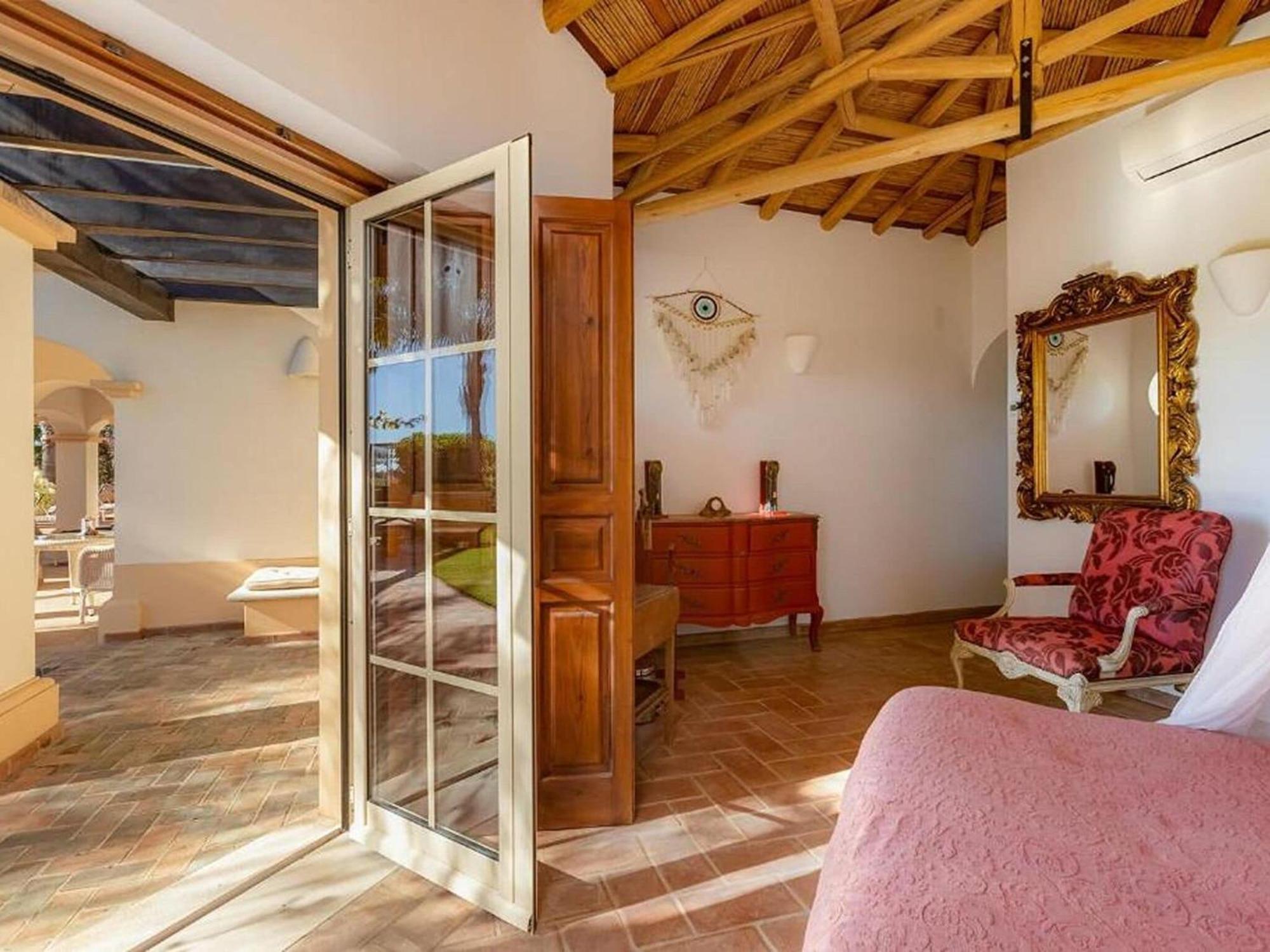Villa Luxury With Gym, Jacuzzi And Swimming Pool