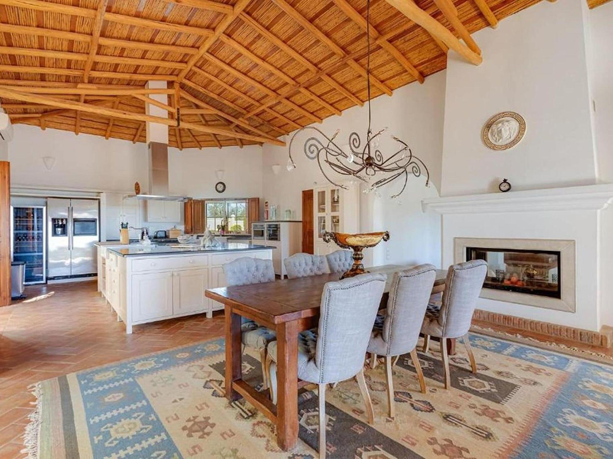 Luxury With Gym, Jacuzzi And Swimming Pool Villa Lagos