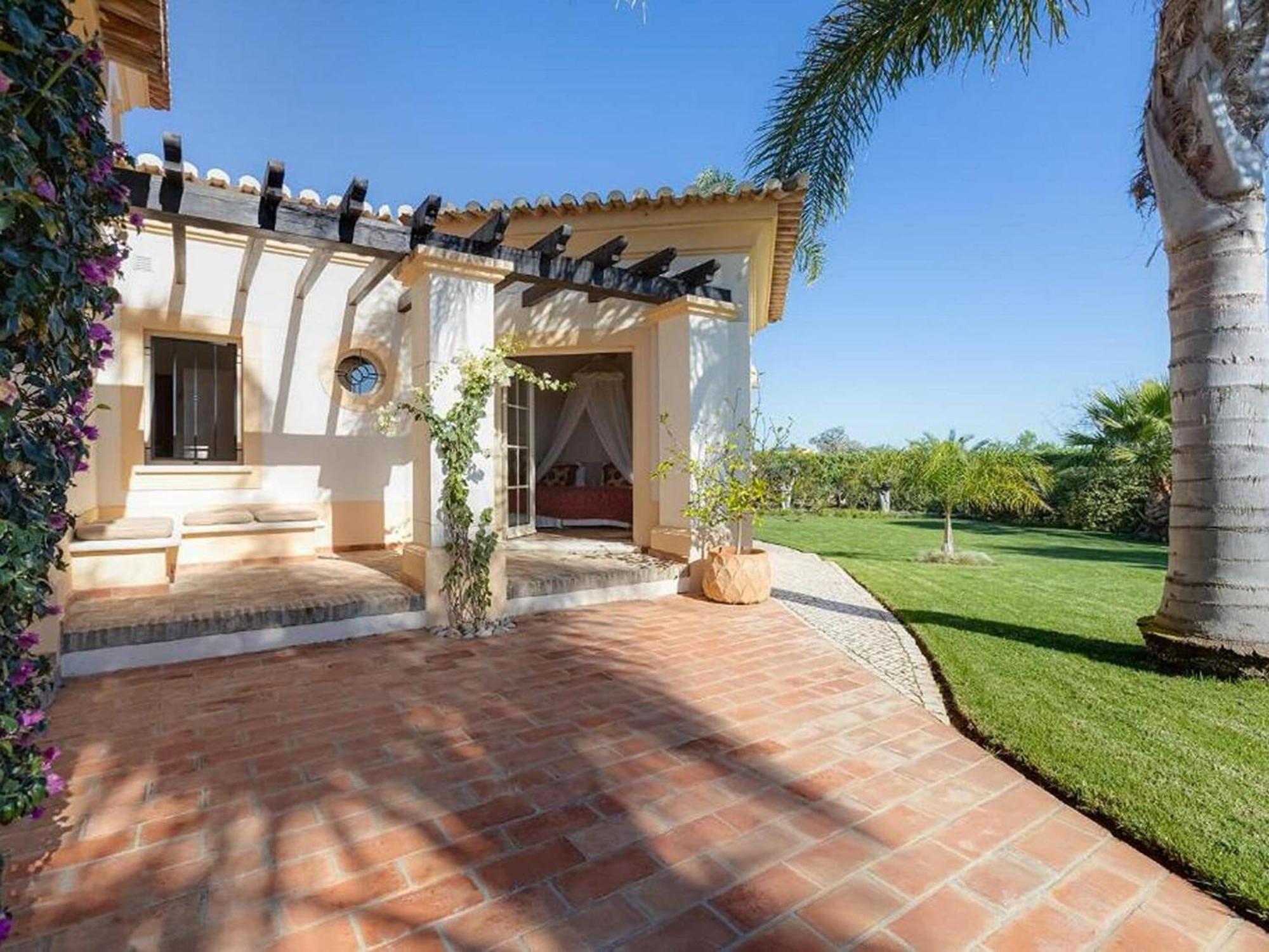 Villa Luxury With Gym, Jacuzzi And Swimming Pool