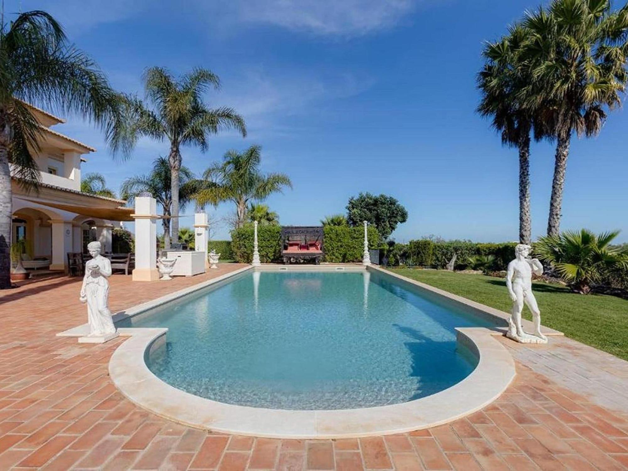 Luxury With Gym, Jacuzzi And Swimming Pool Villa Lagos