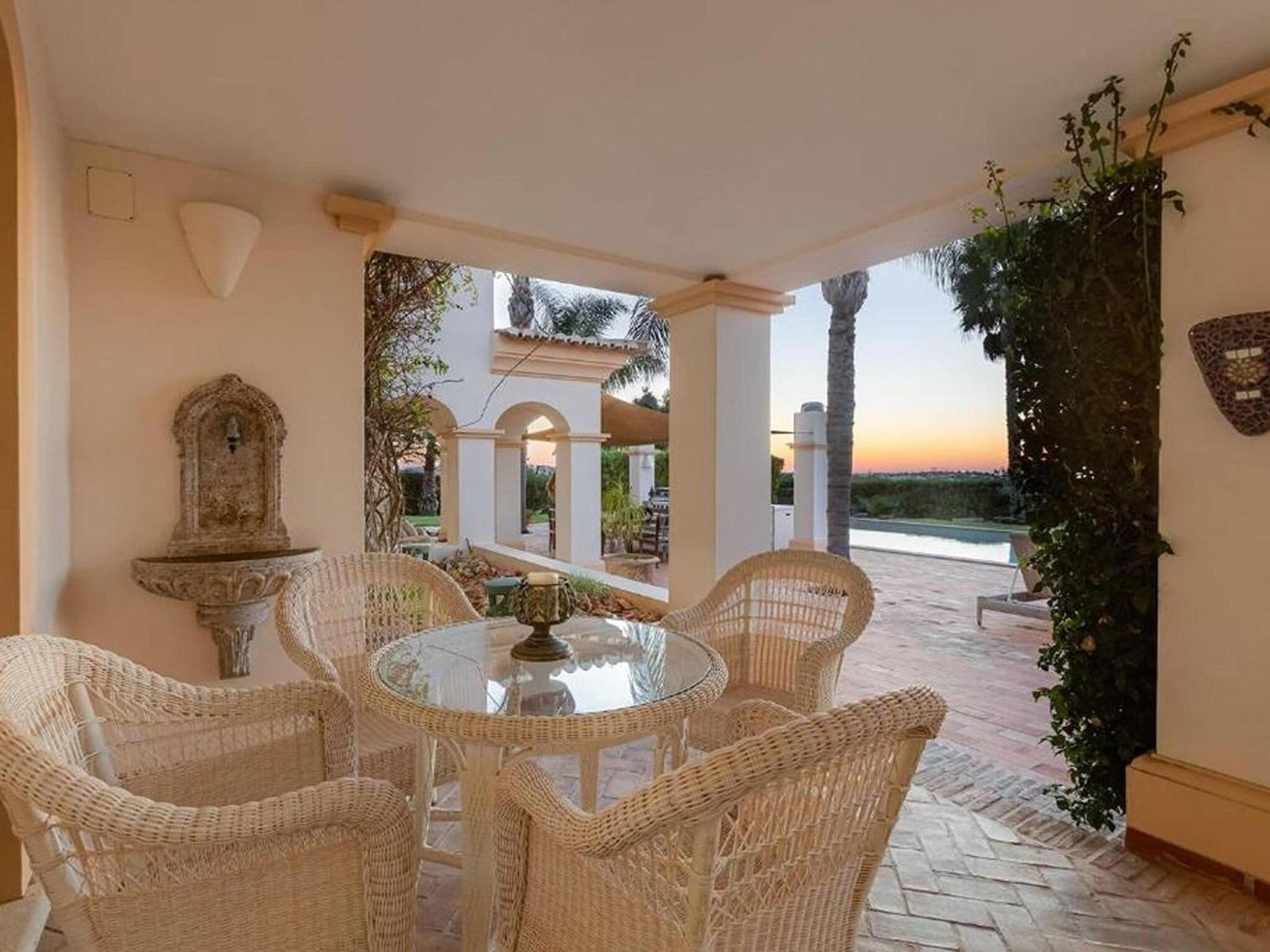 Luxury With Gym, Jacuzzi And Swimming Pool Villa