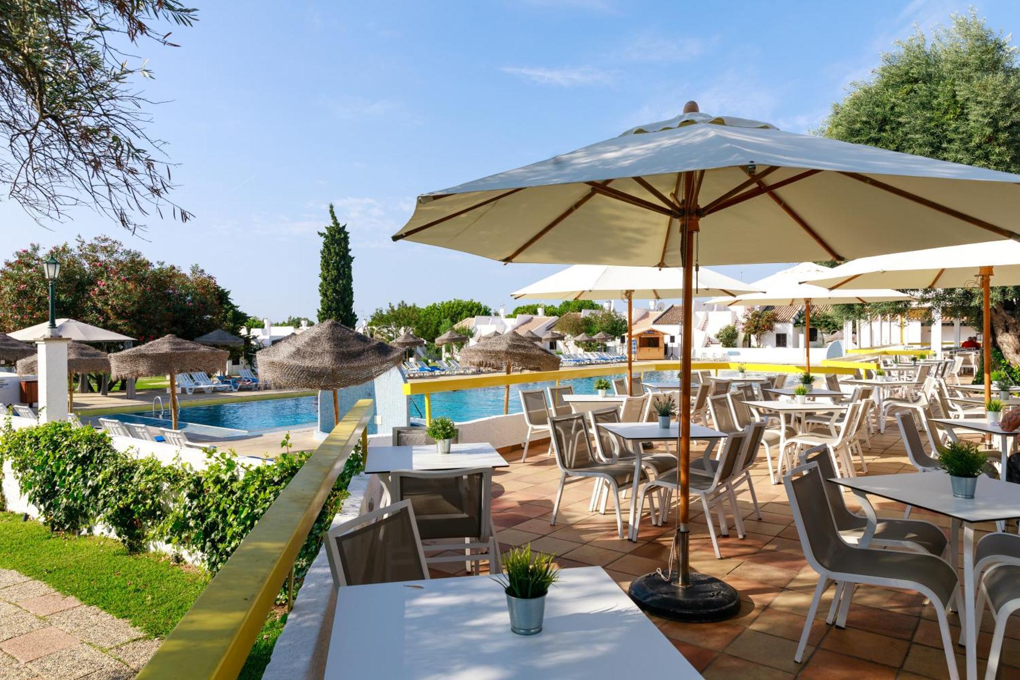 Pedras Da Rainha Resort