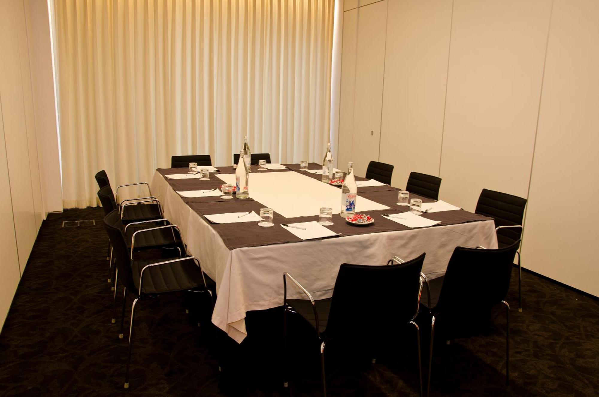 Vip Grand & Hotel