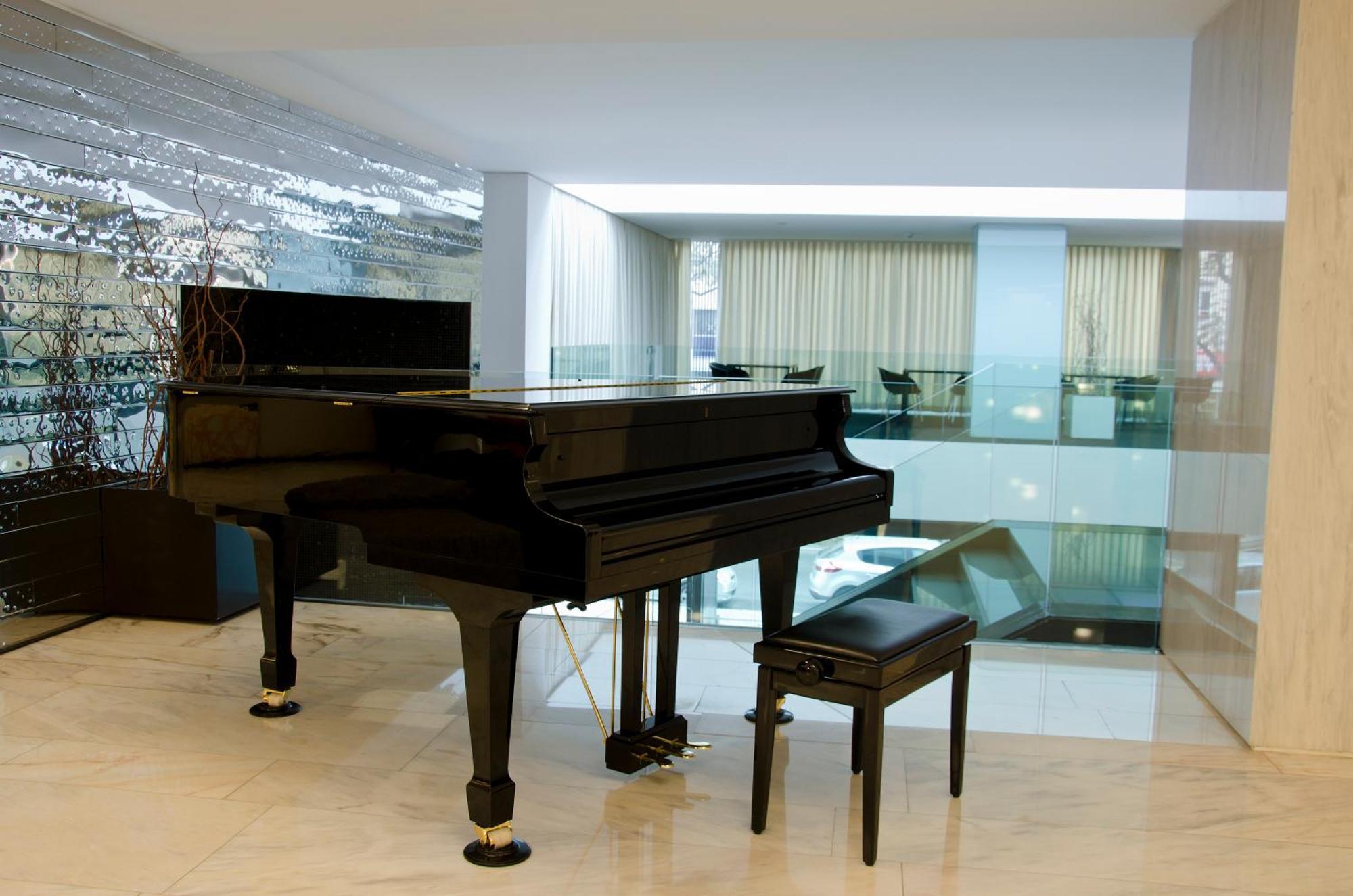 Vip Grand &