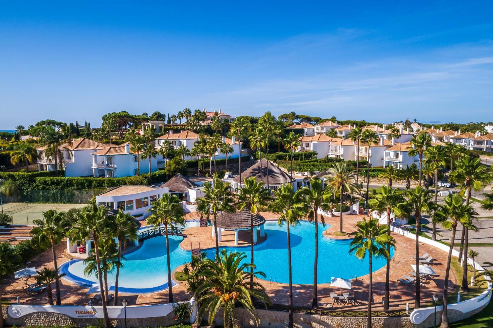 Encosta Do Club Holiday park 4*