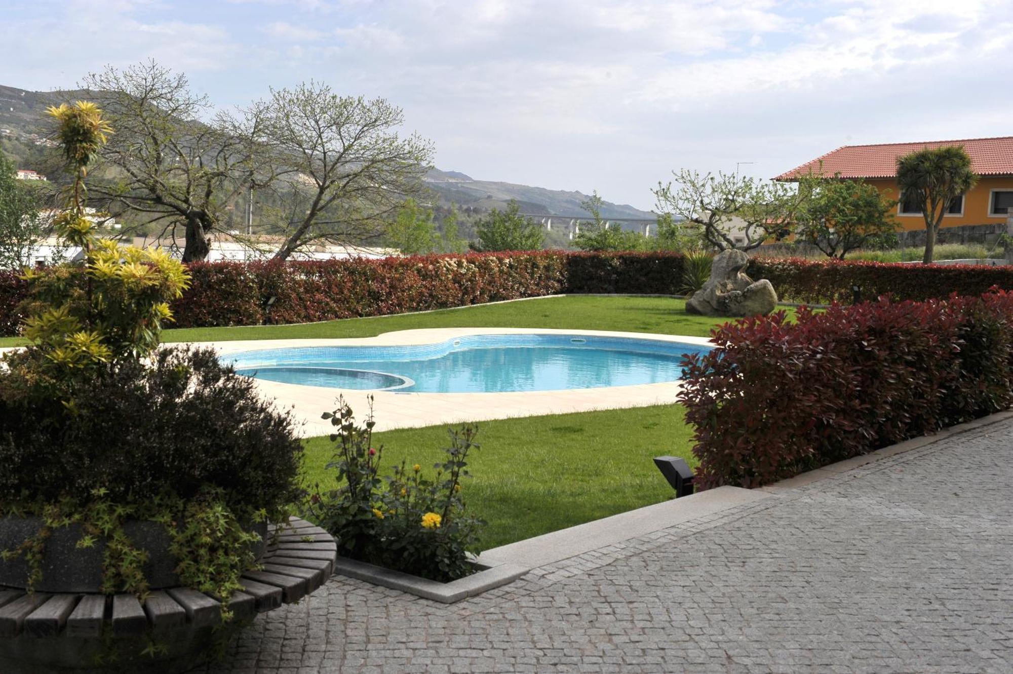Aguiar Da Pena Hotel 3*