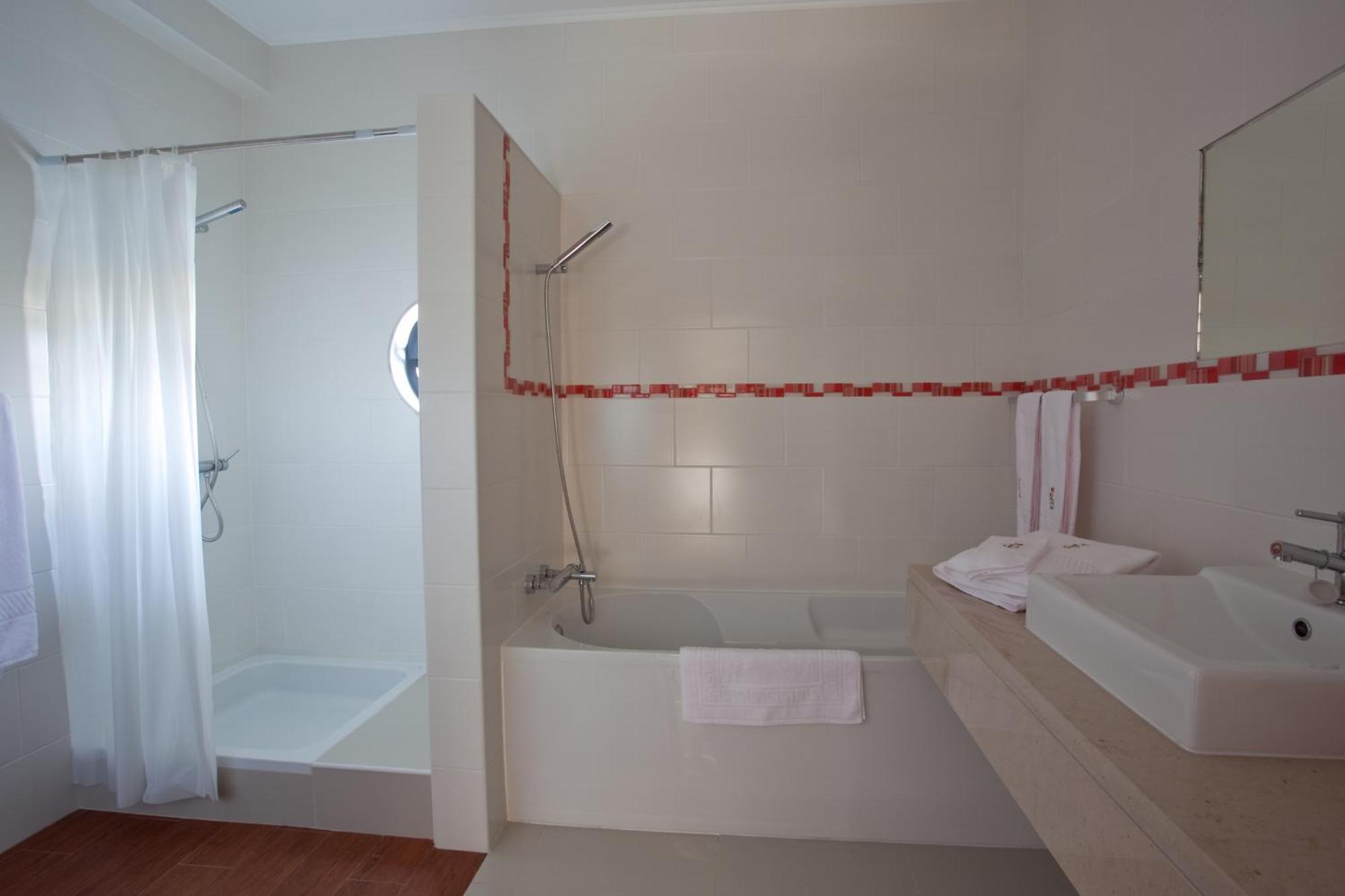 Cantinho Buganvilias At**** Guest house Queimada (Azores)