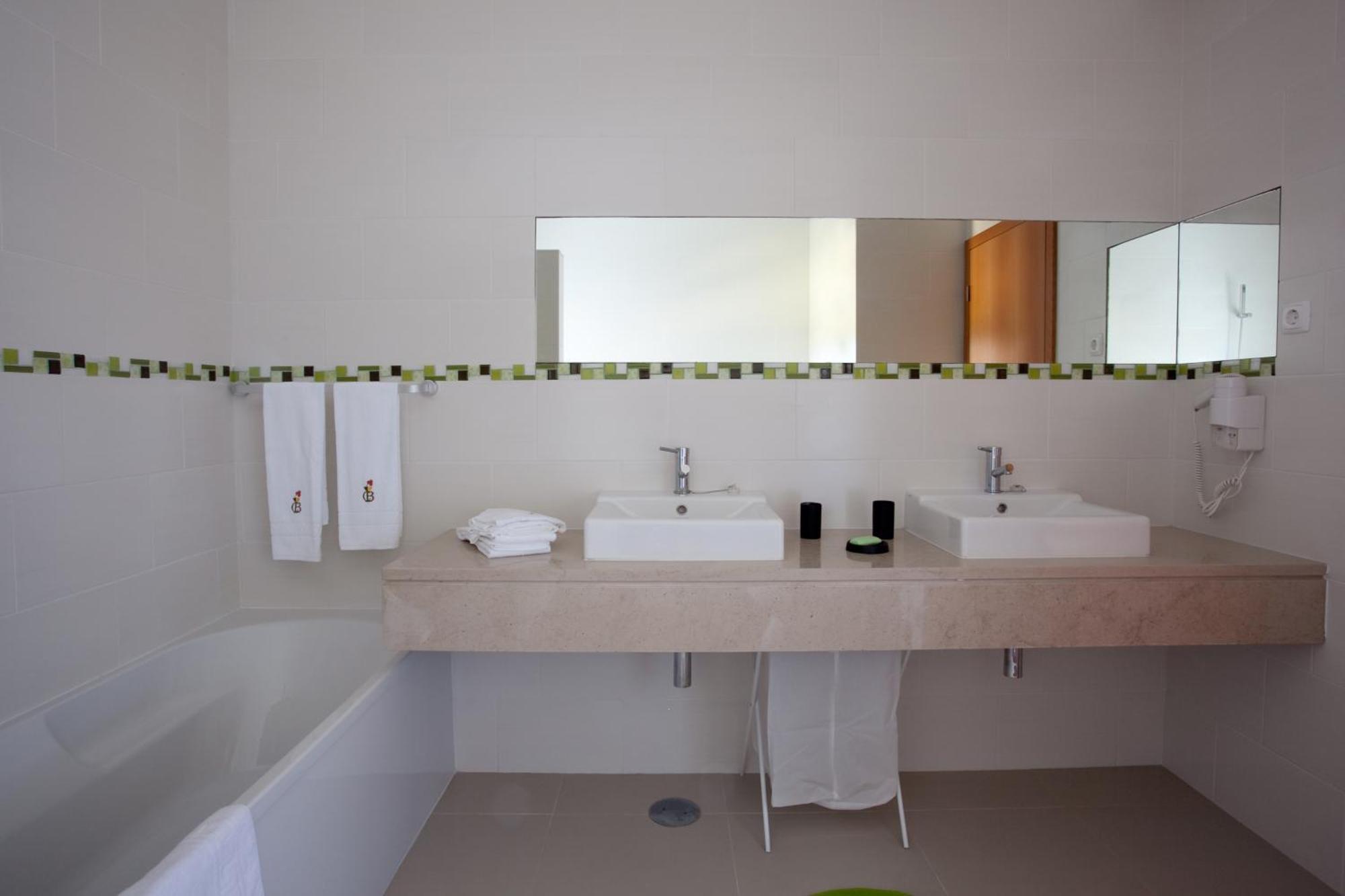 Cantinho Buganvilias At**** 4*