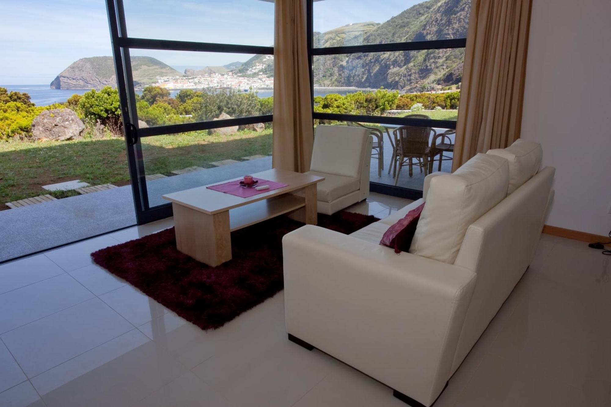 Guest house Cantinho Buganvilias At**** Queimada (Azores)