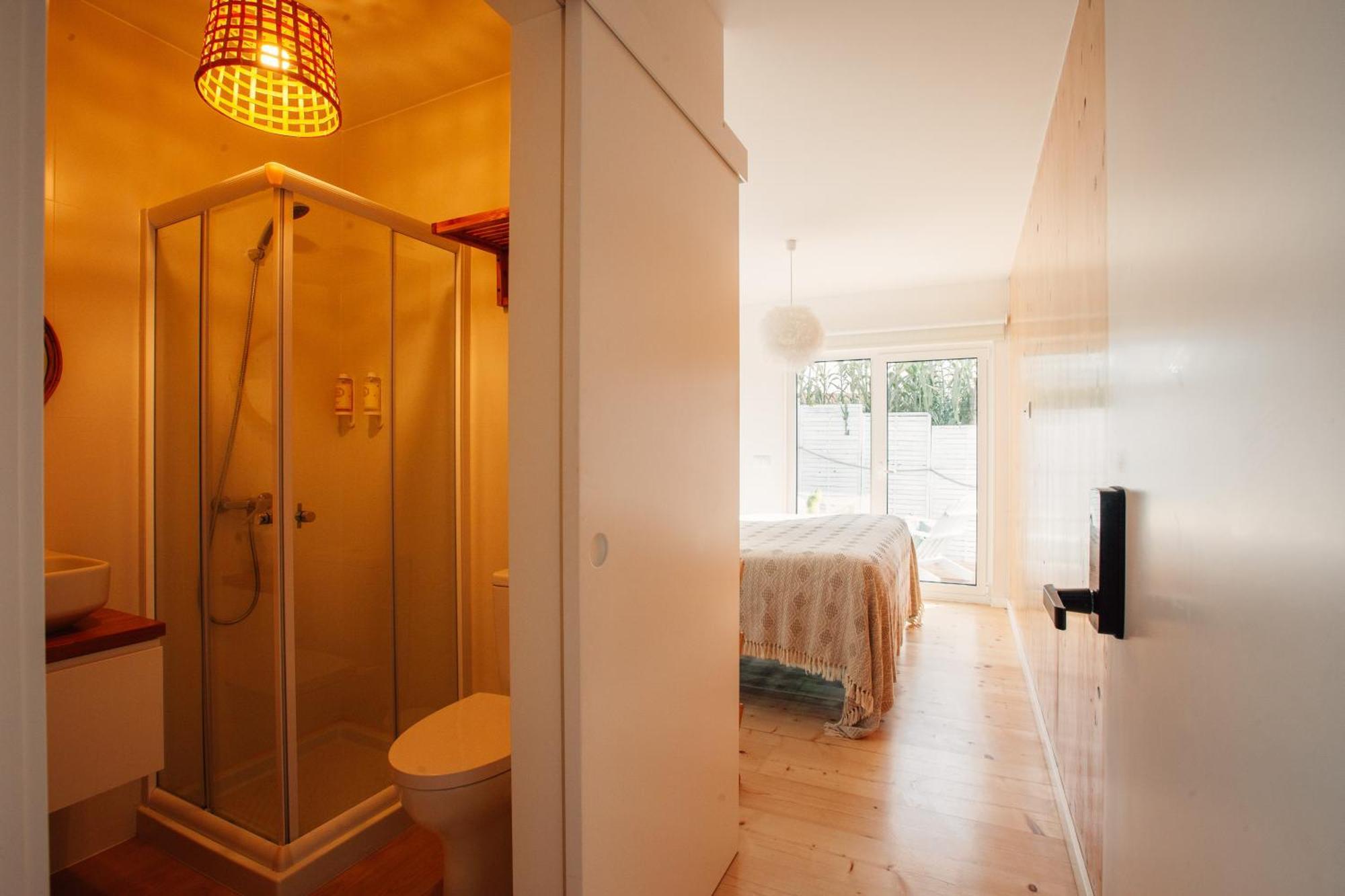 We Surf House Bed & Breakfast *