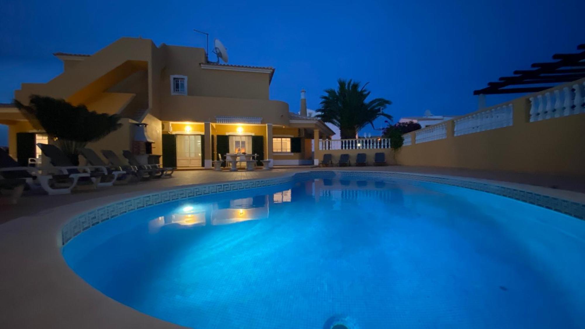 Rafaela Com Piscina Villa Albufeira