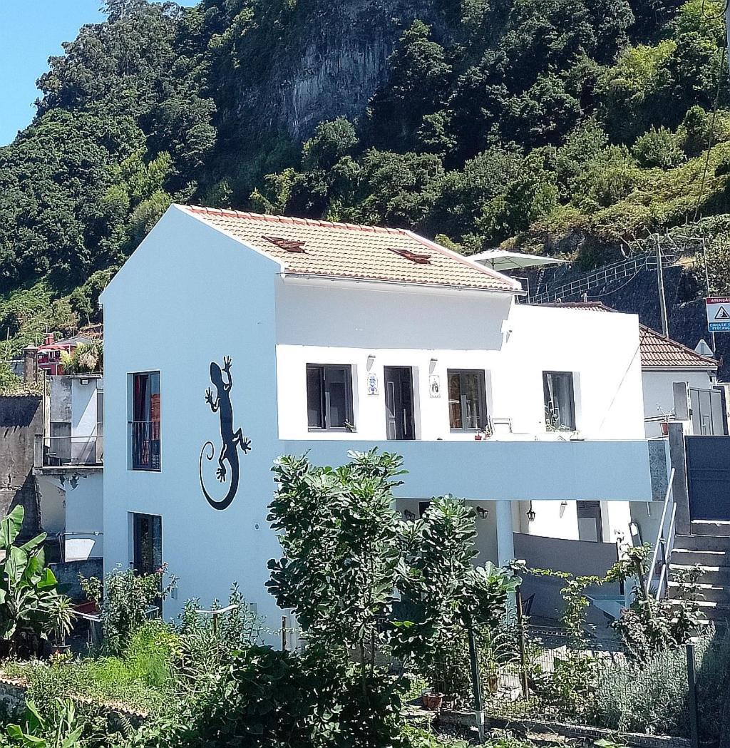 Apartment Lazy Lizard By The Ocean Seixal (Madeira)