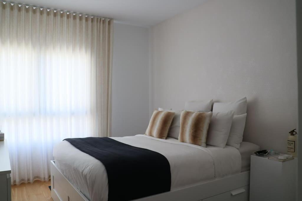River Terrace & Pool View - Seixal Apartment