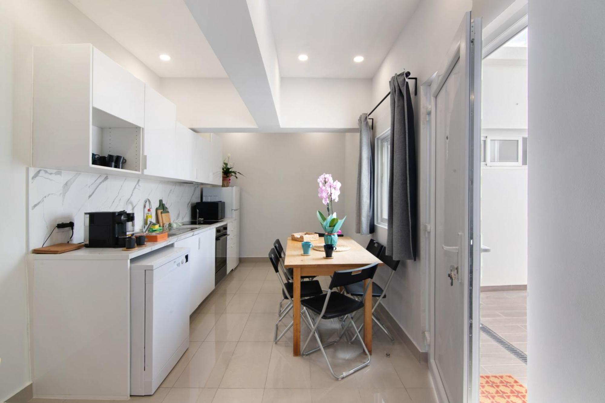 Apartment Skipper House