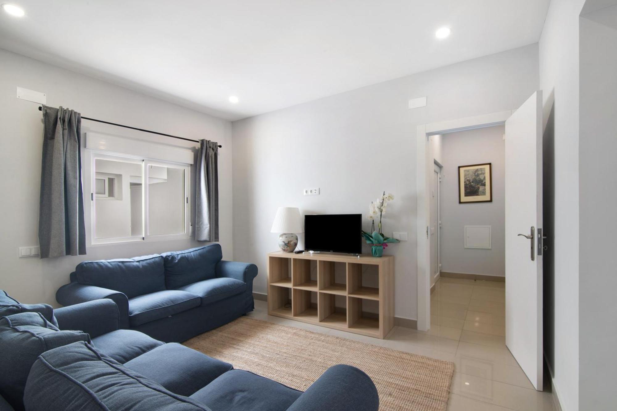 Skipper House * Loule