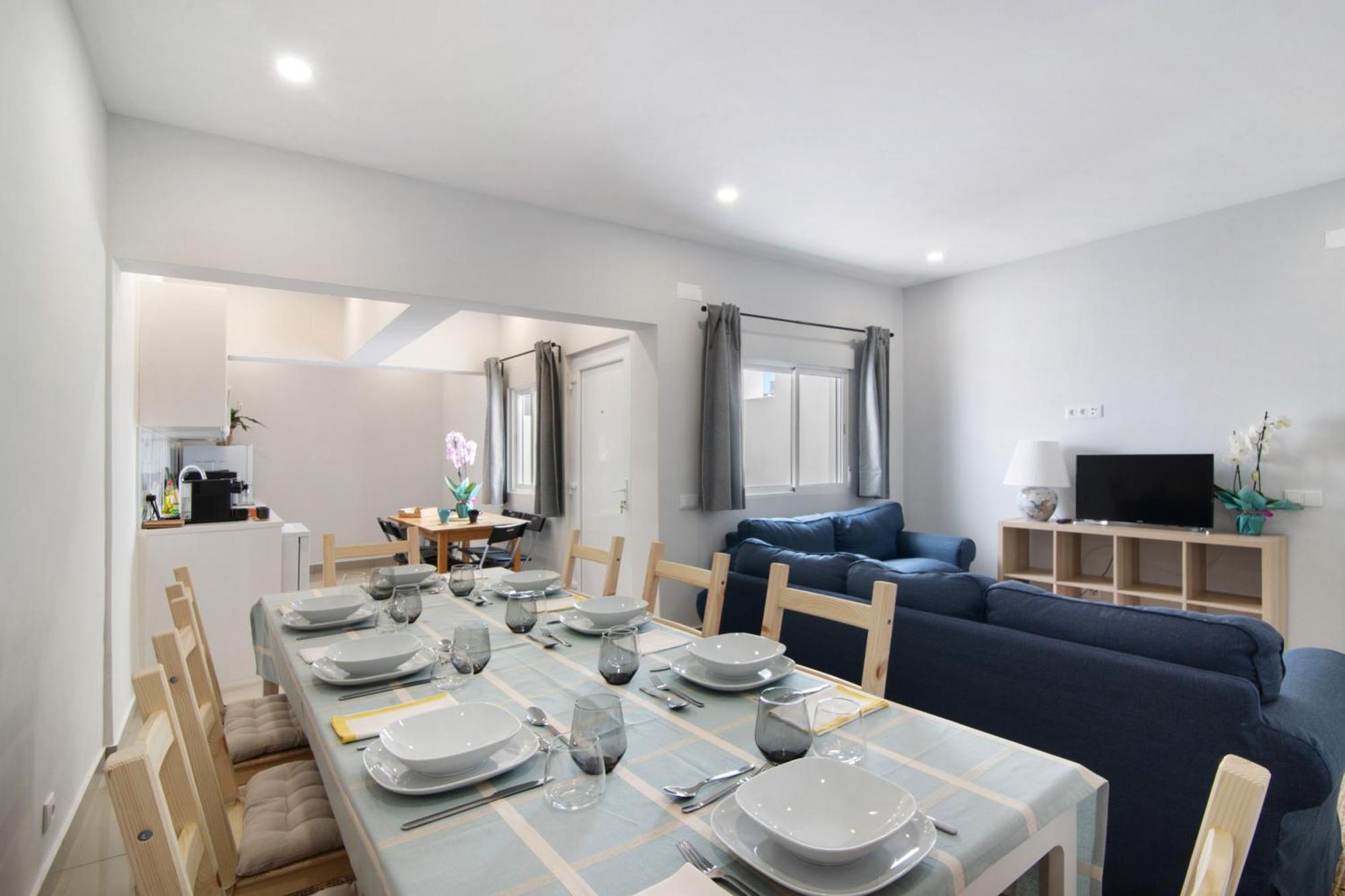 Skipper House * Loule