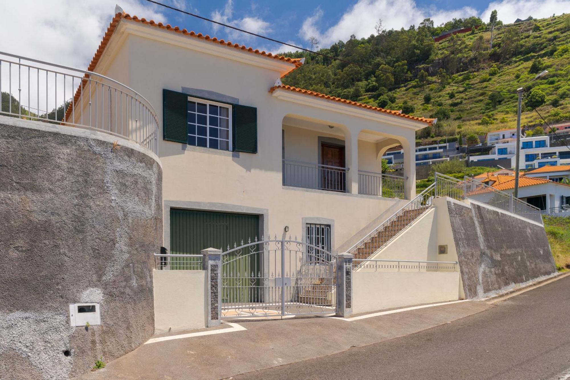 Familia Teixeira House By Ah *