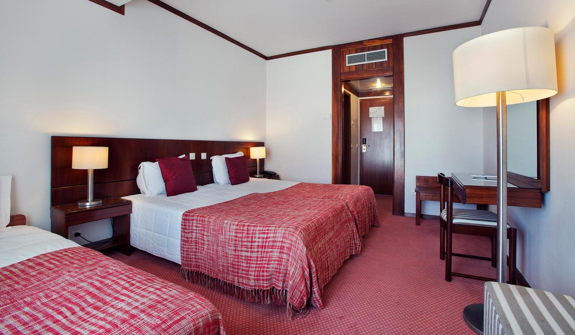 Lux Mundi 3*