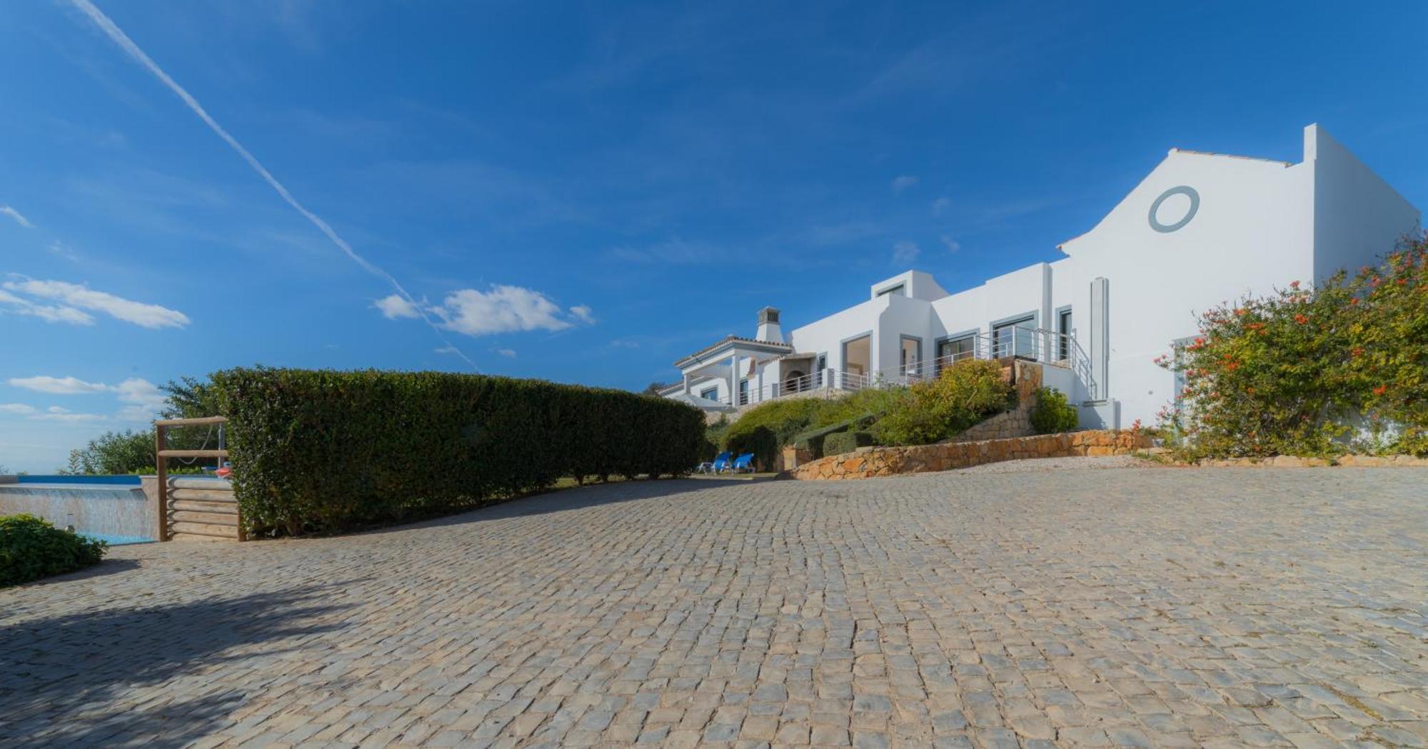 Villa Em By Garvetur *