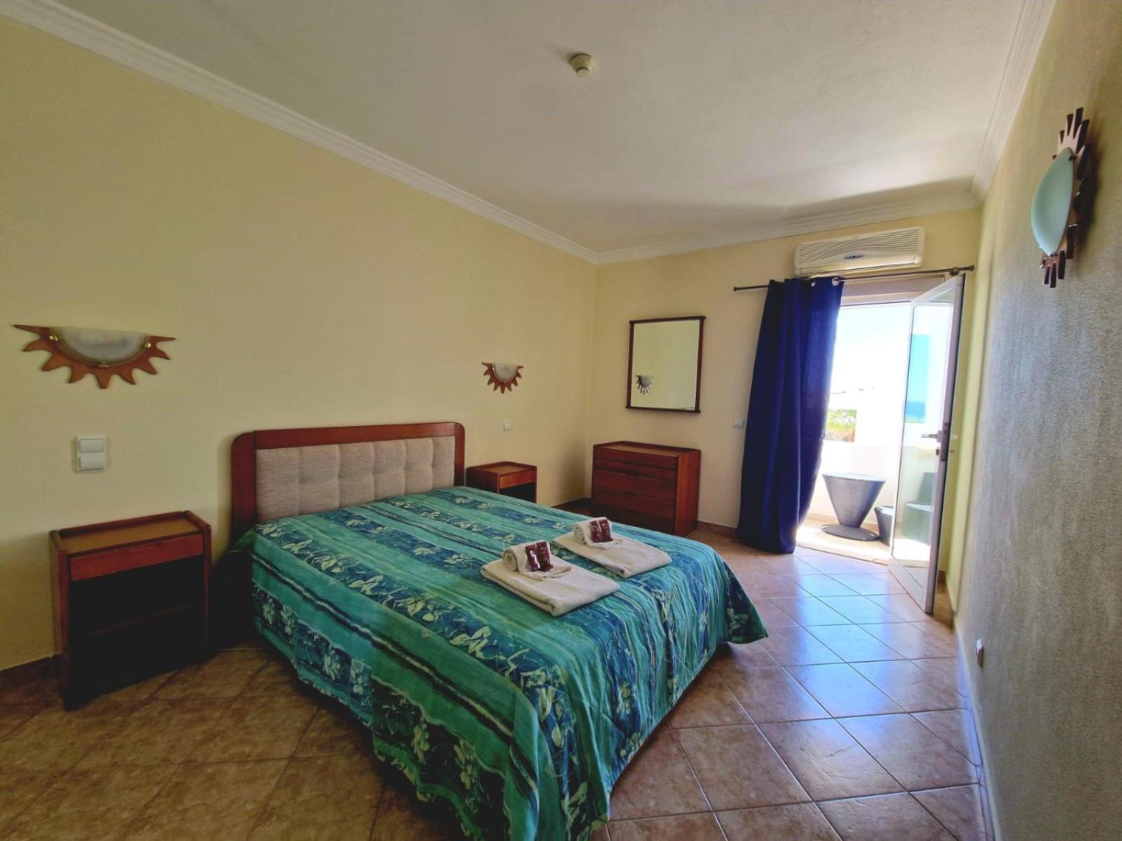 Oura Sunset Apartment *