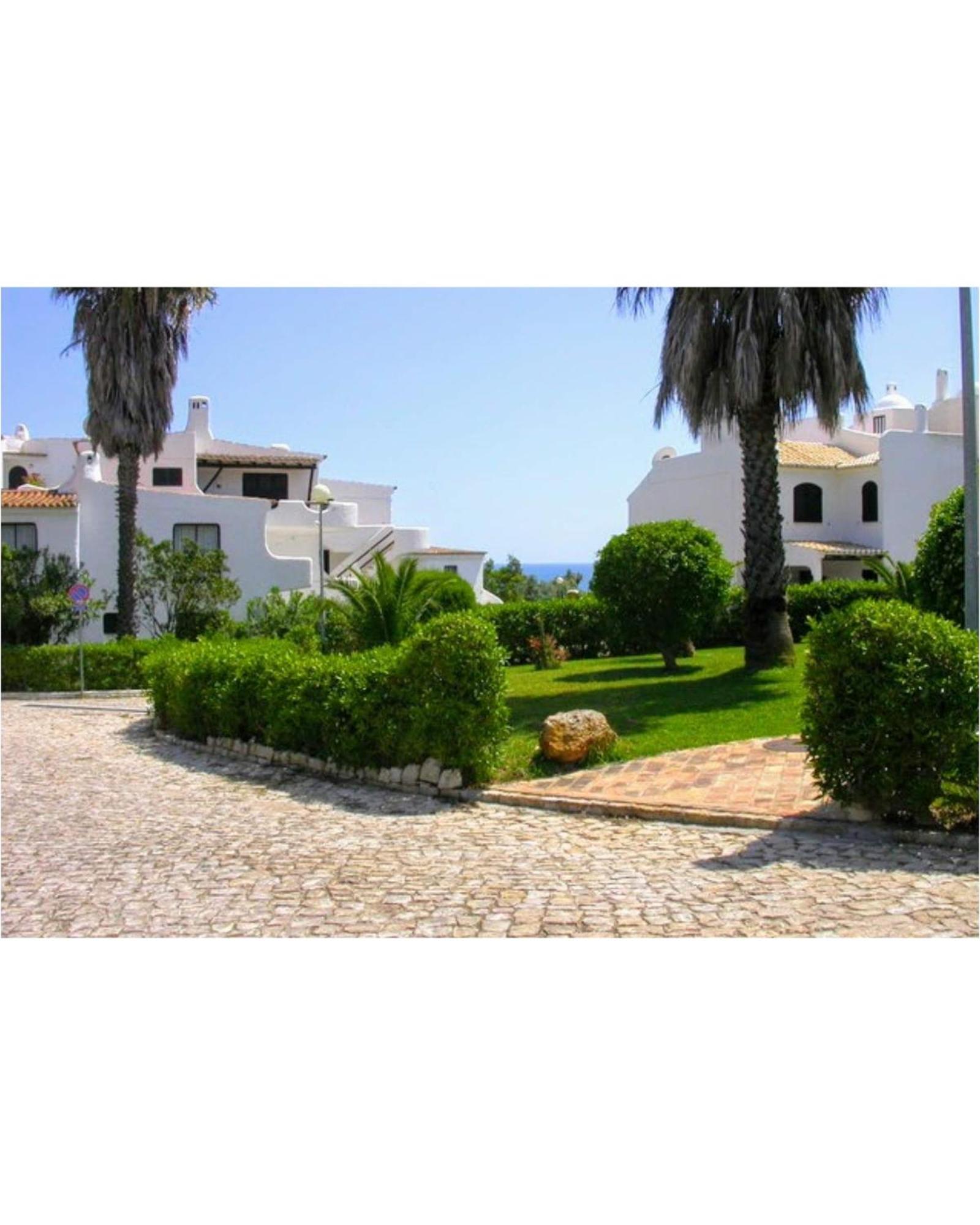 Shades Of Blue With Ocean View - Fast Wifi Apartment