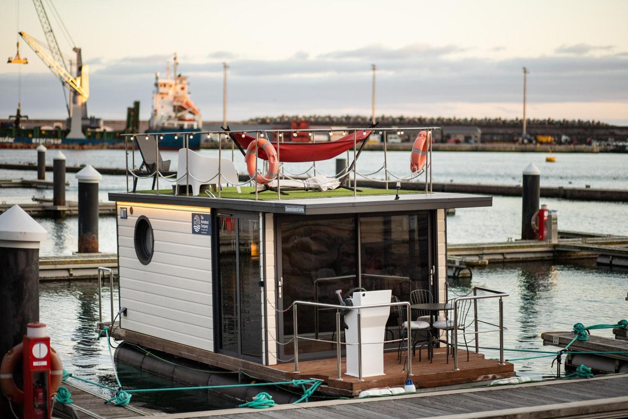 The Homeboat Company Ponta Delgada-acores Botel *