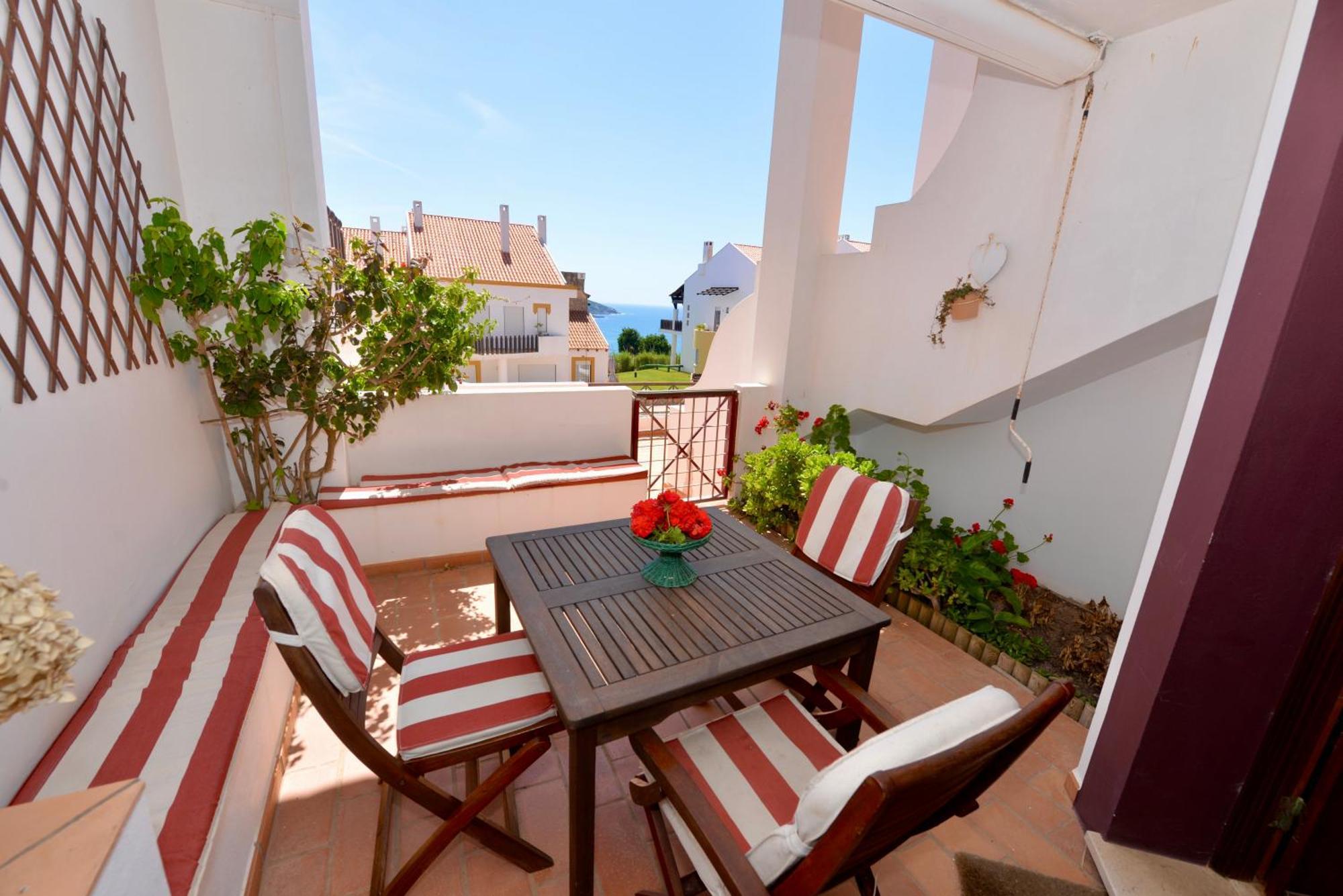 Paddle - Sea View With 3 Pools, Tennis & Squash Court *
