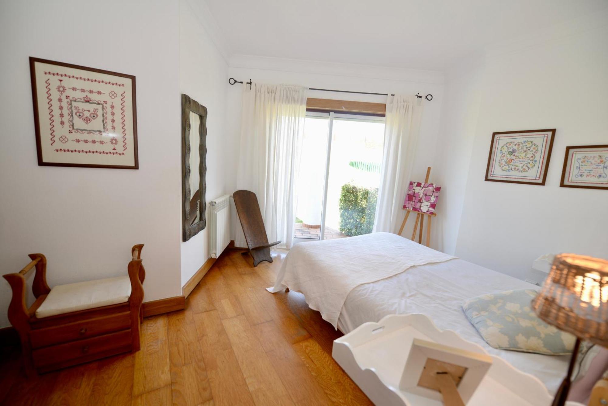 Paddle - Sea View With 3 Pools, Tennis & Squash Court