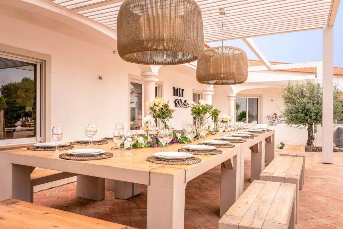 Villa Tiny Whale Lodge, A Unique Space For Groups Bensafrim