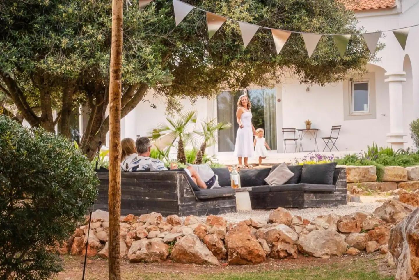 Tiny Whale Lodge, A Unique Space For Groups * Bensafrim