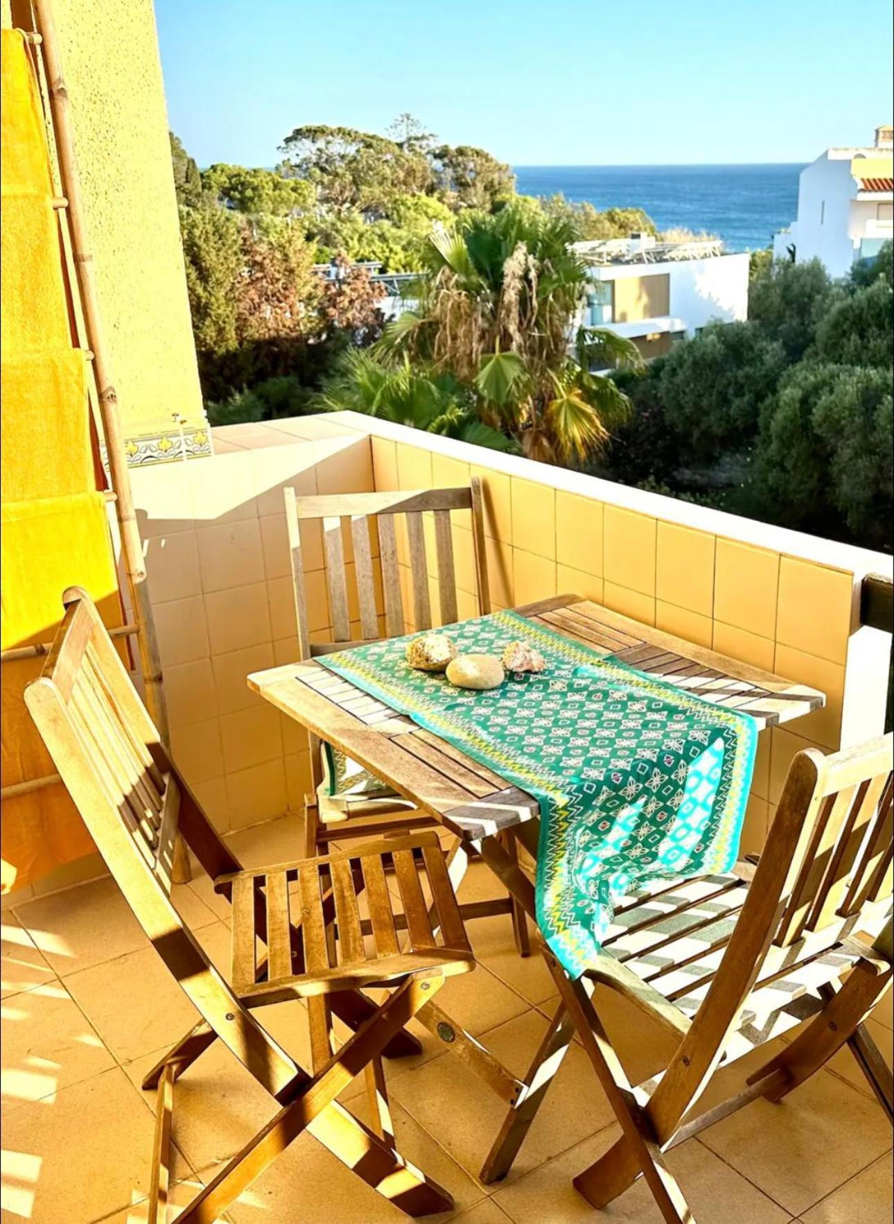 Sea View, 3 Minutes