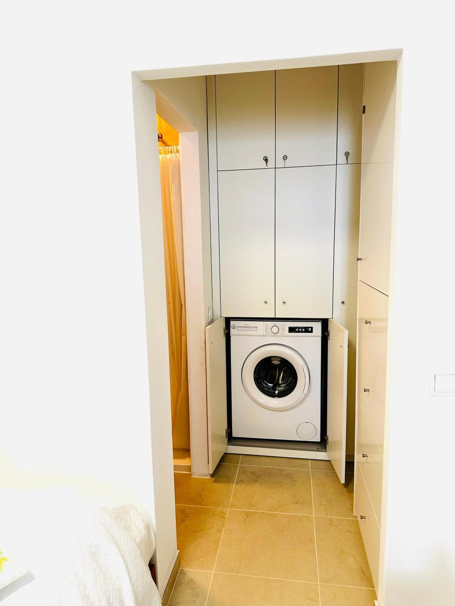 Sea View, 3 Minutes Apartment