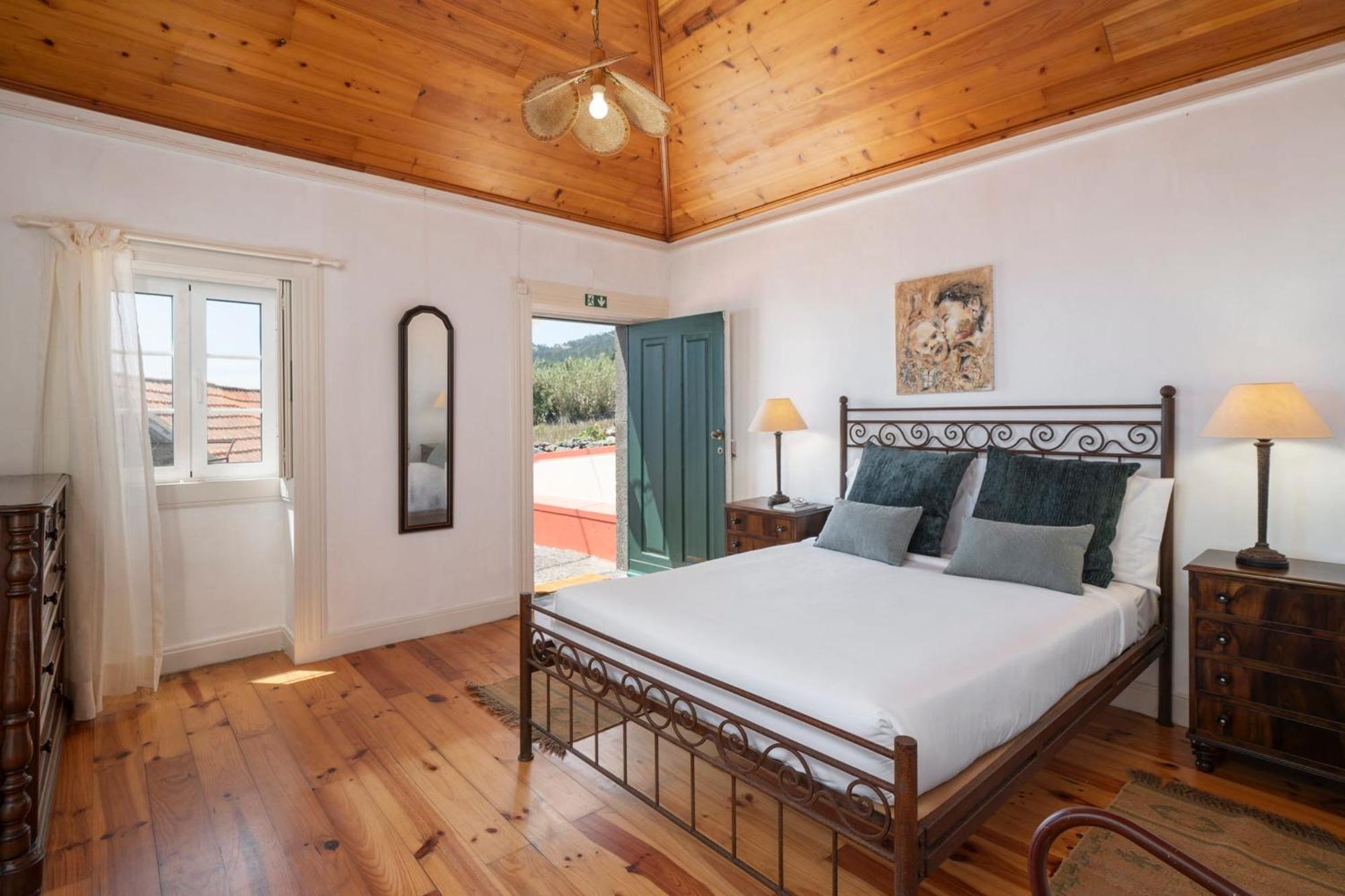 Quinta Da Fonte By An Island