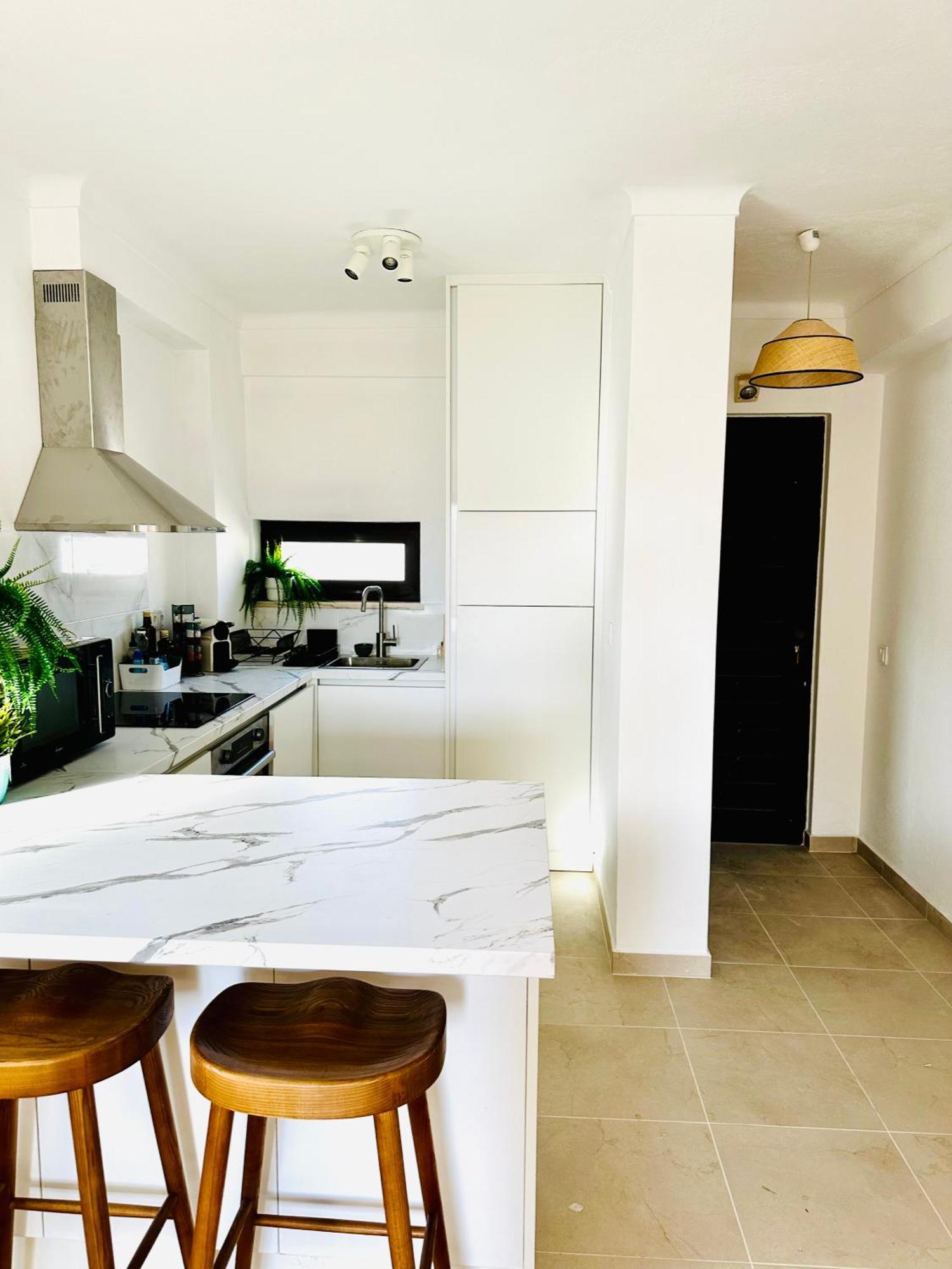 Sea View, 3 Minutes Apartment