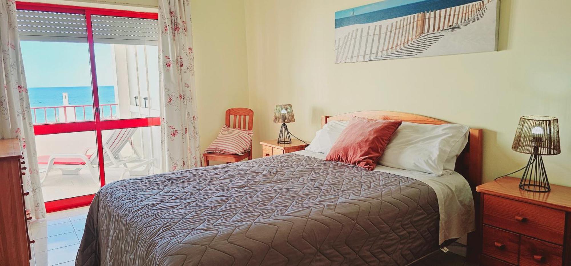 Seaside Serenity: 1br With Breathtaking Ocean View