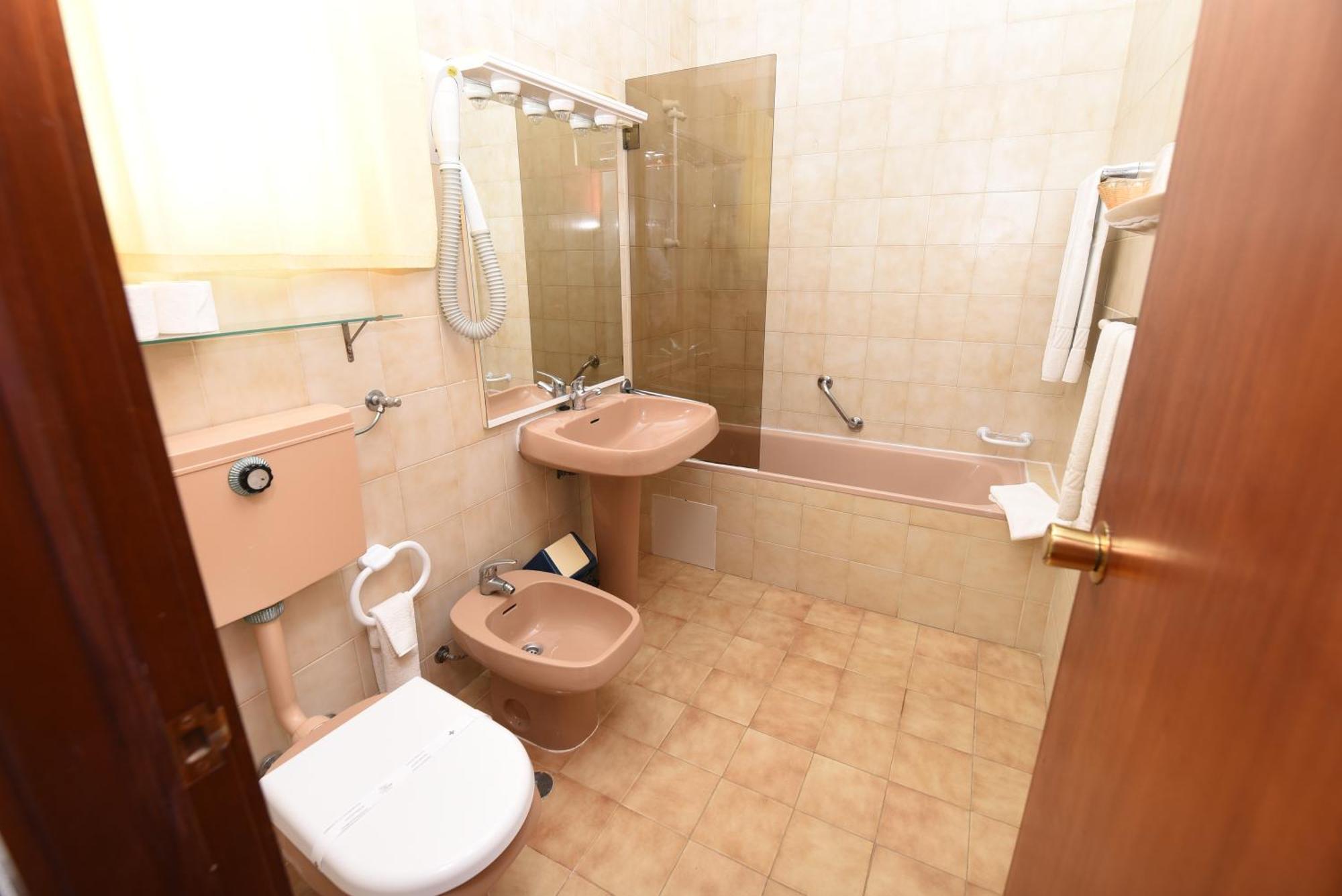 Da Lota - Beachfront 3*