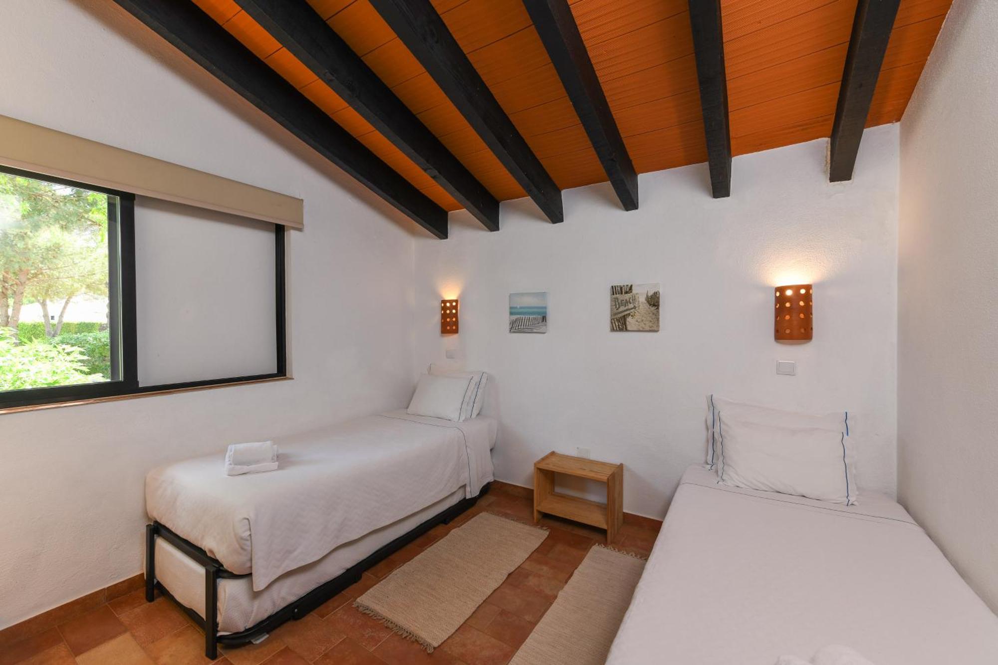 Resort Pedras Da Rainha