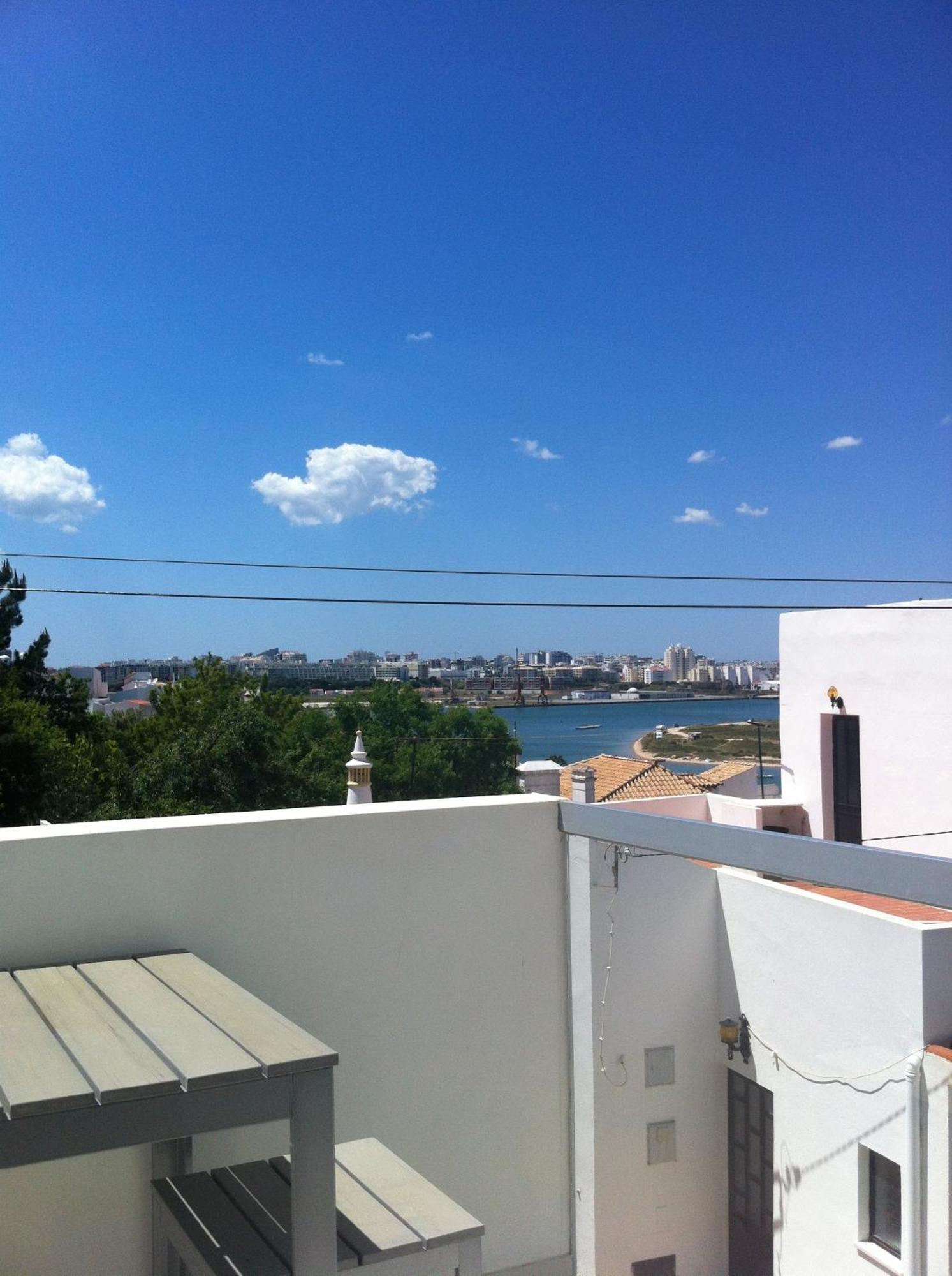 One2seven * Ferragudo (Faro)